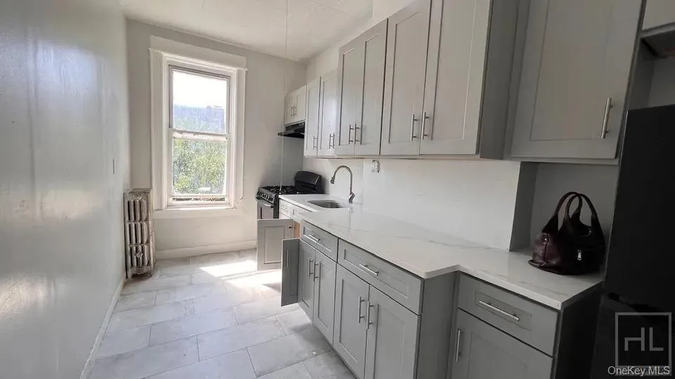 9746 Drew Street, New York, NY, 3 Bedroom Bedrooms, 6 Room Rooms,1 BathroomBathrooms,Residential Lease,For Rent,Drew Street,0,1058246 9746 Drew Street, New York, NY, 3 Bedroom Bedrooms, 6 Room Rooms,1 BathroomBathrooms,Residential Lease,For Rent,Drew Street,0,1058246