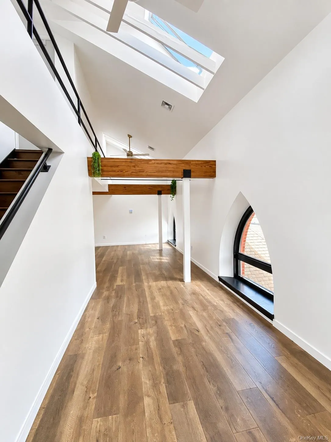 High ceilings and abundant light. High ceilings and abundant light.
