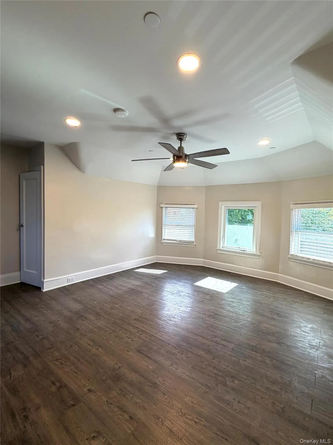 148 Meadow Lane, New Rochelle, NY, 4 Bedrooms Bedrooms, 6 Rooms Rooms,2 BathroomsBathrooms,Residential Lease,For Rent,Meadow,0,1058252 148 Meadow Lane, New Rochelle, NY, 4 Bedrooms Bedrooms, 6 Rooms Rooms,2 BathroomsBathrooms,Residential Lease,For Rent,Meadow,0,1058252