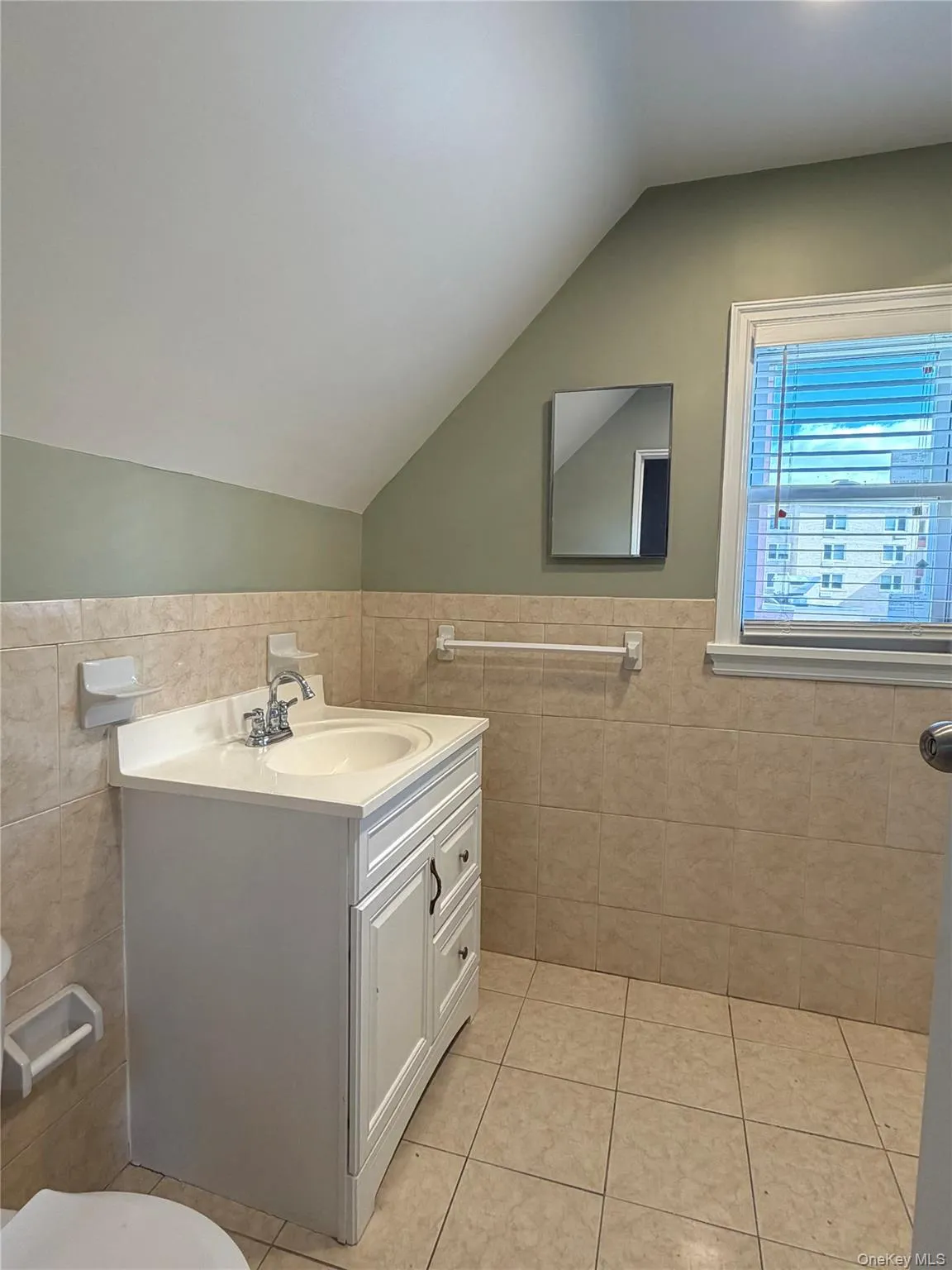 148 Meadow Lane, New Rochelle, NY, 4 Bedrooms Bedrooms, 6 Rooms Rooms,2 BathroomsBathrooms,Residential Lease,For Rent,Meadow,0,1058252 148 Meadow Lane, New Rochelle, NY, 4 Bedrooms Bedrooms, 6 Rooms Rooms,2 BathroomsBathrooms,Residential Lease,For Rent,Meadow,0,1058252