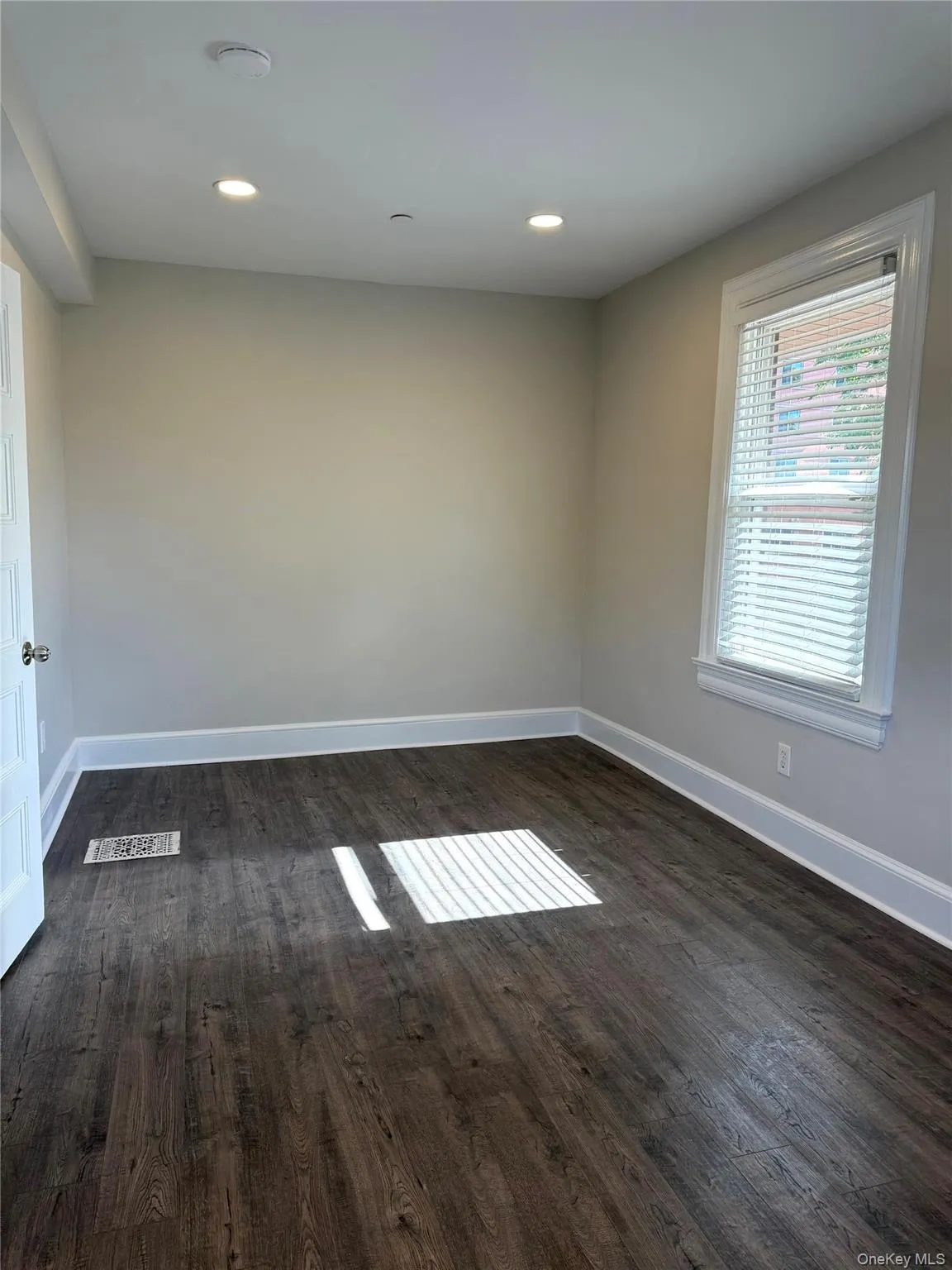 148 Meadow Lane, New Rochelle, NY, 4 Bedrooms Bedrooms, 6 Rooms Rooms,2 BathroomsBathrooms,Residential Lease,For Rent,Meadow,0,1058252 148 Meadow Lane, New Rochelle, NY, 4 Bedrooms Bedrooms, 6 Rooms Rooms,2 BathroomsBathrooms,Residential Lease,For Rent,Meadow,0,1058252