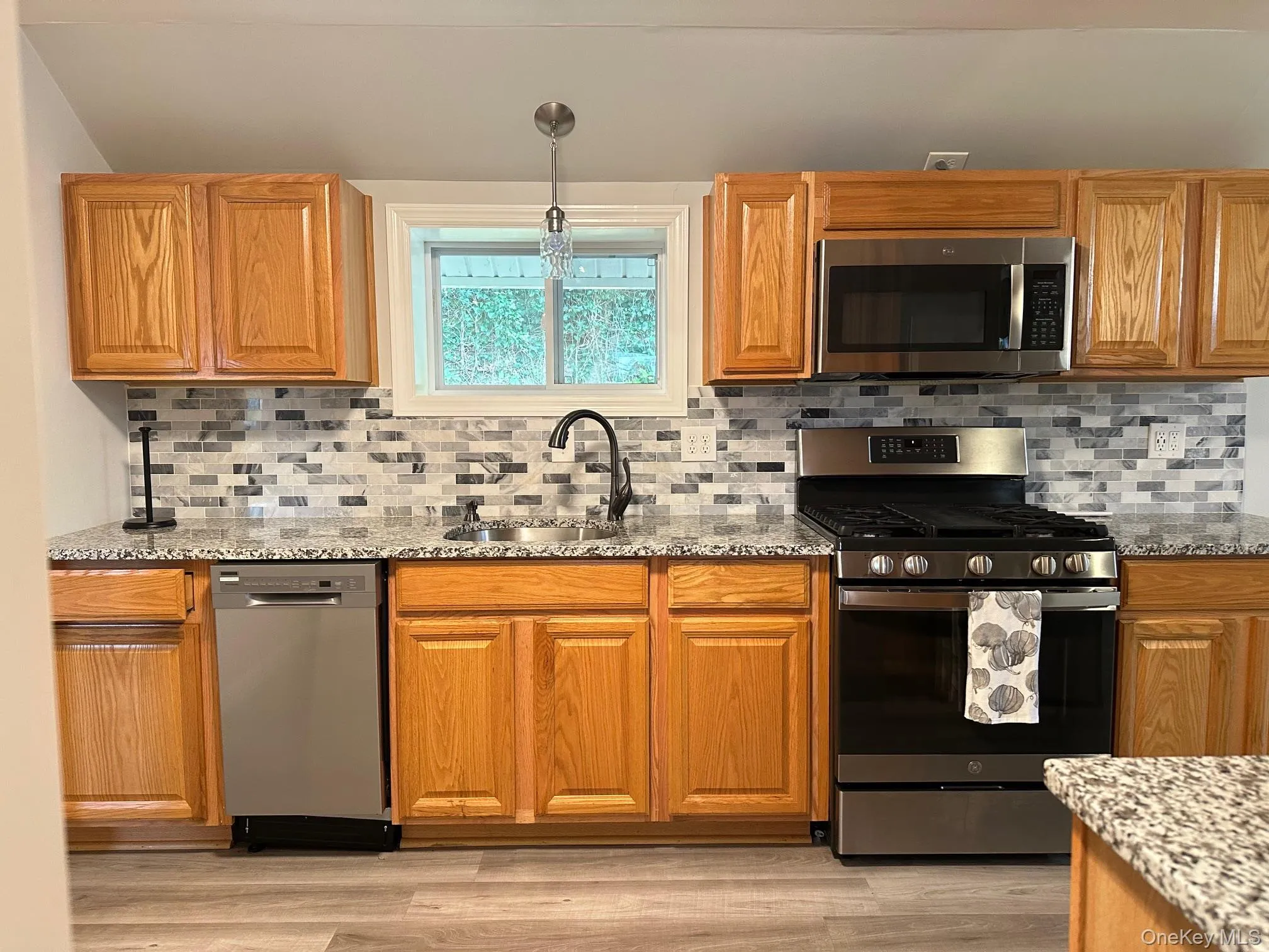 38 Glenmere Avenue, Warwick (town), NY, 1 Bedroom Bedrooms, 3 Room Rooms,1 BathroomBathrooms,Residential Lease,For Rent,Glenmere,0,1058271 38 Glenmere Avenue, Warwick (town), NY, 1 Bedroom Bedrooms, 3 Room Rooms,1 BathroomBathrooms,Residential Lease,For Rent,Glenmere,0,1058271