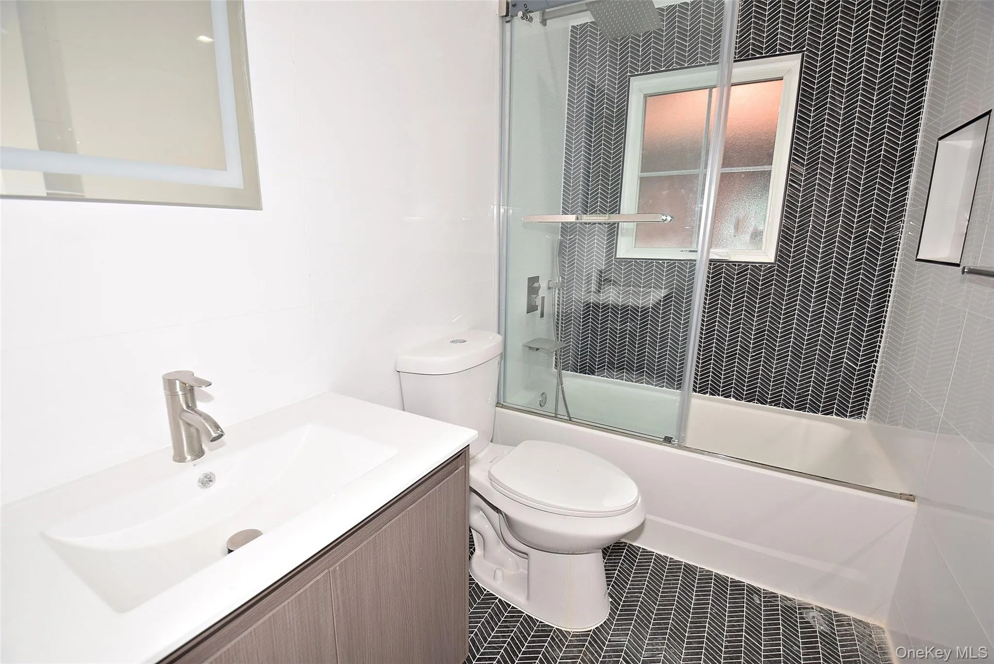 38-36 215st, New York, NY, 3 Bedrooms Bedrooms, 6 Rooms Rooms,2 BathroomsBathrooms,Residential Lease,For Rent,215st,0,1058273 38-36 215st, New York, NY, 3 Bedrooms Bedrooms, 6 Rooms Rooms,2 BathroomsBathrooms,Residential Lease,For Rent,215st,0,1058273