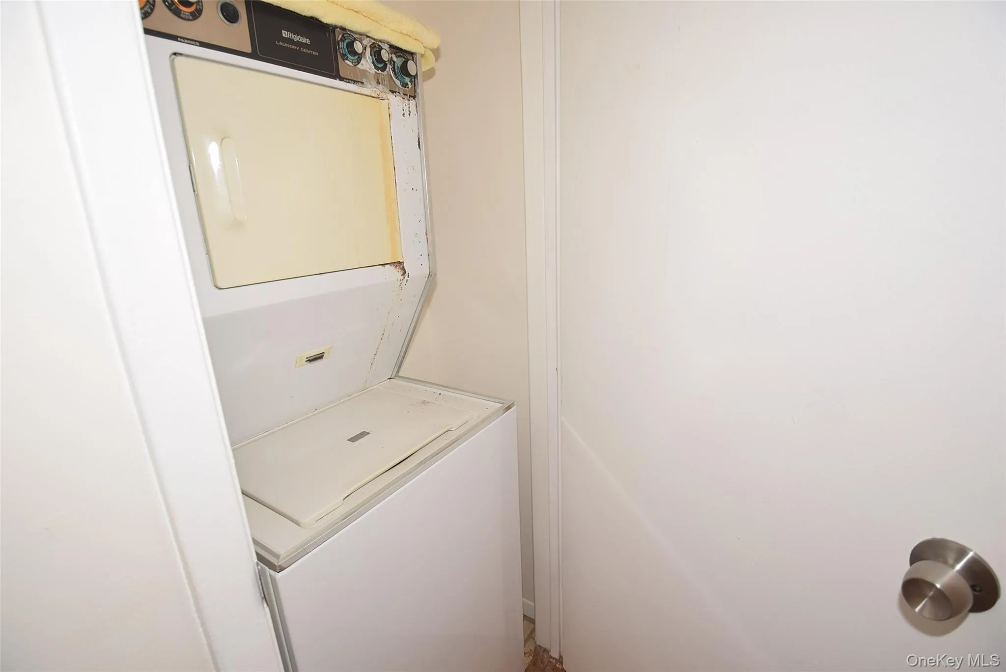 220-47 67 Ave, New York, NY, 3 Bedroom Bedrooms, 6 Room Rooms,2 BathroomBathrooms,Residential Lease,For Rent,67 Ave,0,1058285 220-47 67 Ave, New York, NY, 3 Bedroom Bedrooms, 6 Room Rooms,2 BathroomBathrooms,Residential Lease,For Rent,67 Ave,0,1058285