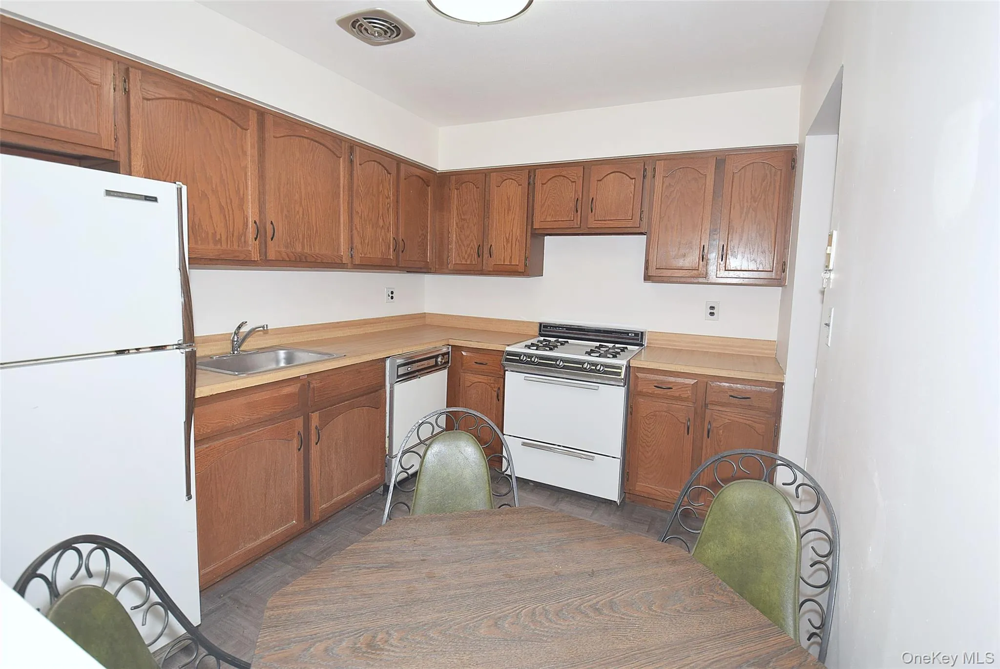 220-47 67 Ave, New York, NY, 3 Bedroom Bedrooms, 6 Room Rooms,2 BathroomBathrooms,Residential Lease,For Rent,67 Ave,0,1058285 220-47 67 Ave, New York, NY, 3 Bedroom Bedrooms, 6 Room Rooms,2 BathroomBathrooms,Residential Lease,For Rent,67 Ave,0,1058285