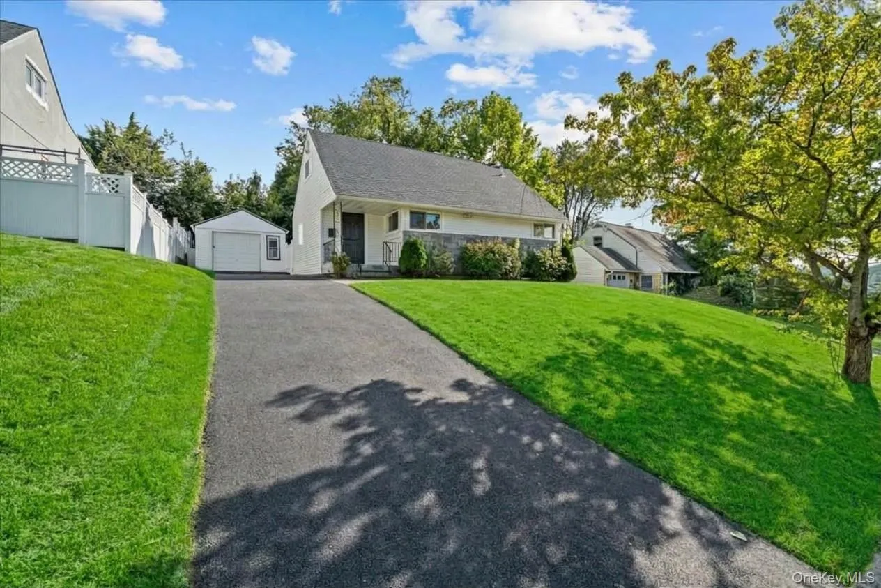 40 Newkirk Road, Yonkers, NY, 3 Bedrooms Bedrooms, 6 Rooms Rooms,2 BathroomsBathrooms,Residential,For Rent,Newkirk,0,1058293 40 Newkirk Road, Yonkers, NY, 3 Bedrooms Bedrooms, 6 Rooms Rooms,2 BathroomsBathrooms,Residential,For Rent,Newkirk,0,1058293