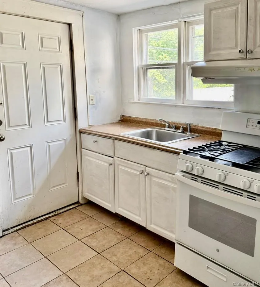 74 Yale Avenue, Ossining, NY, 3 Bedroom Bedrooms, 5 Room Rooms,1 BathroomBathrooms,Residential Lease,For Rent,Yale,0,1058307 74 Yale Avenue, Ossining, NY, 3 Bedroom Bedrooms, 5 Room Rooms,1 BathroomBathrooms,Residential Lease,For Rent,Yale,0,1058307