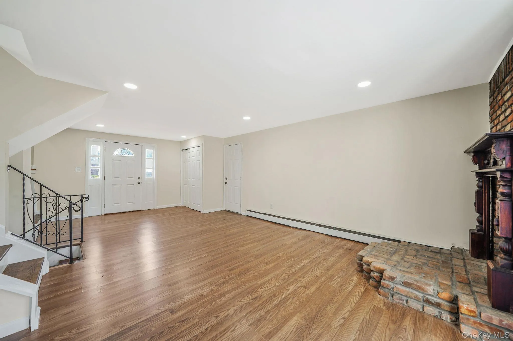180 Branch Avenue, Islip, NY, 4 Bedrooms Bedrooms, 8 Rooms Rooms,2 BathroomsBathrooms,Residential,For Rent,Branch,0,1058315 180 Branch Avenue, Islip, NY, 4 Bedrooms Bedrooms, 8 Rooms Rooms,2 BathroomsBathrooms,Residential,For Rent,Branch,0,1058315