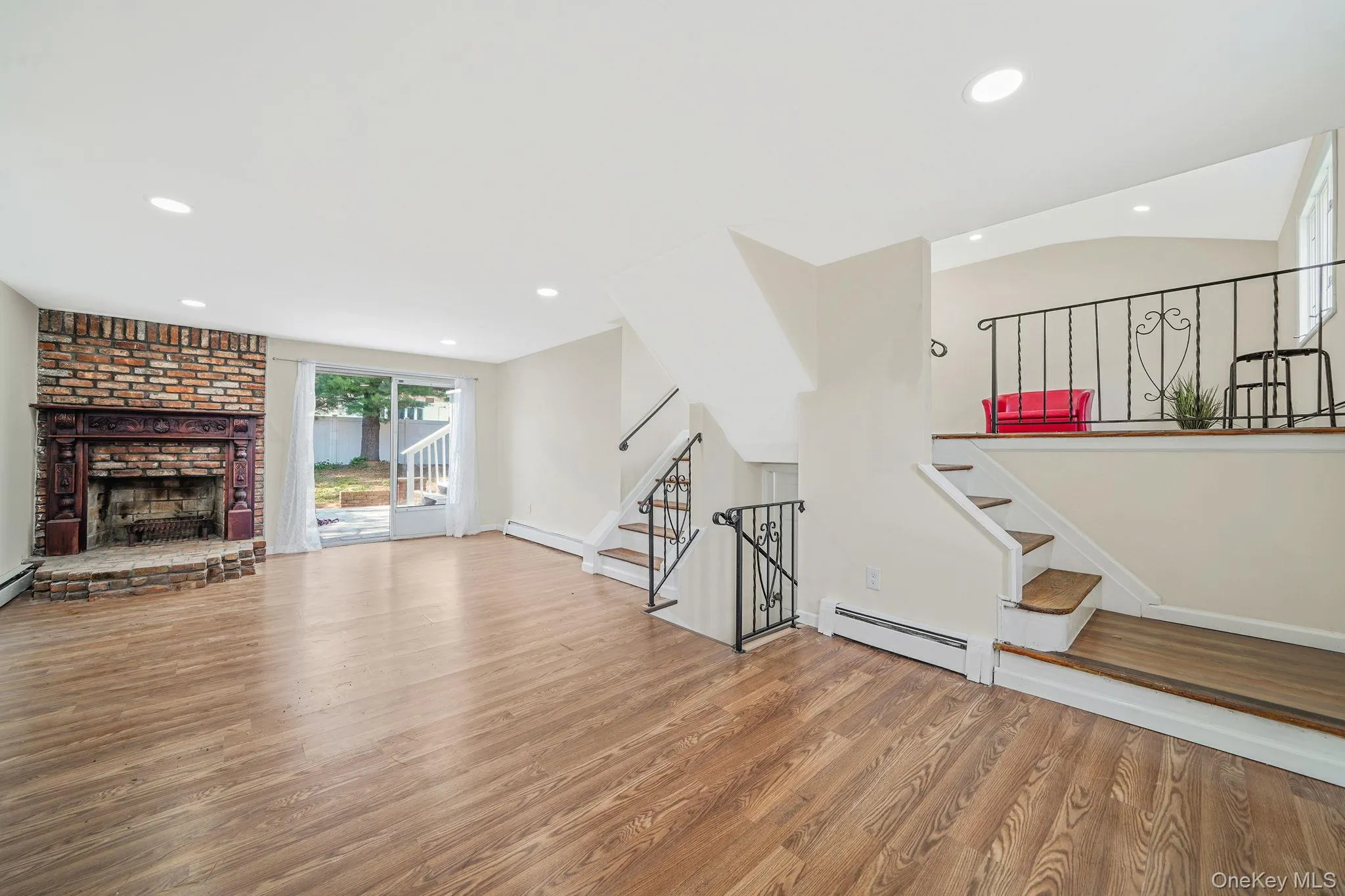 180 Branch Avenue, Islip, NY, 4 Bedrooms Bedrooms, 8 Rooms Rooms,2 BathroomsBathrooms,Residential,For Rent,Branch,0,1058315 180 Branch Avenue, Islip, NY, 4 Bedrooms Bedrooms, 8 Rooms Rooms,2 BathroomsBathrooms,Residential,For Rent,Branch,0,1058315