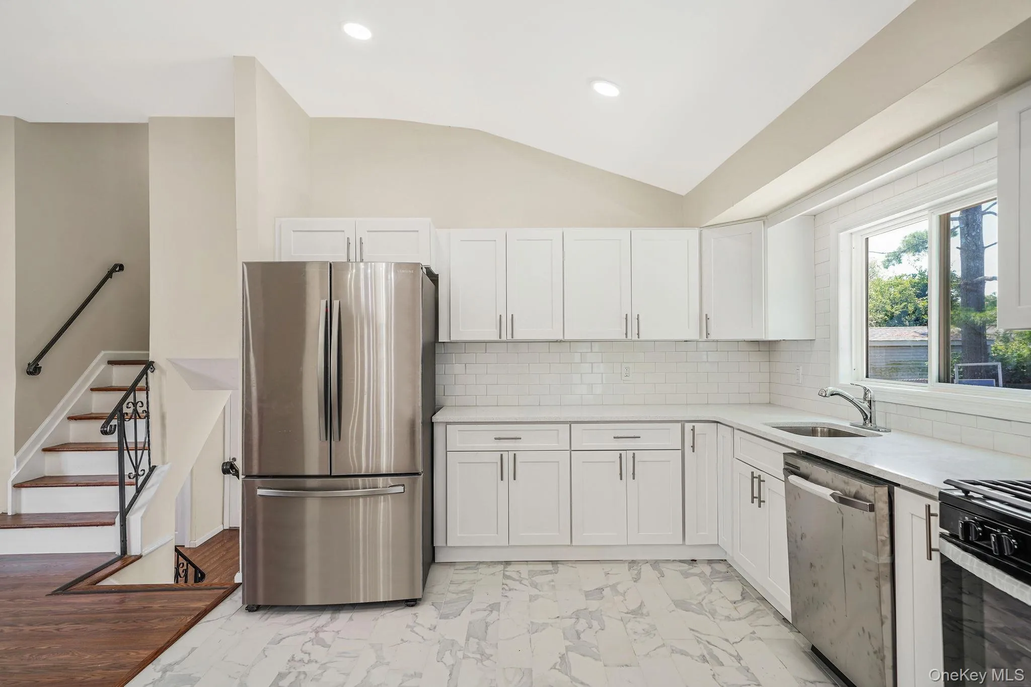 180 Branch Avenue, Islip, NY, 4 Bedrooms Bedrooms, 8 Rooms Rooms,2 BathroomsBathrooms,Residential,For Rent,Branch,0,1058315 180 Branch Avenue, Islip, NY, 4 Bedrooms Bedrooms, 8 Rooms Rooms,2 BathroomsBathrooms,Residential,For Rent,Branch,0,1058315