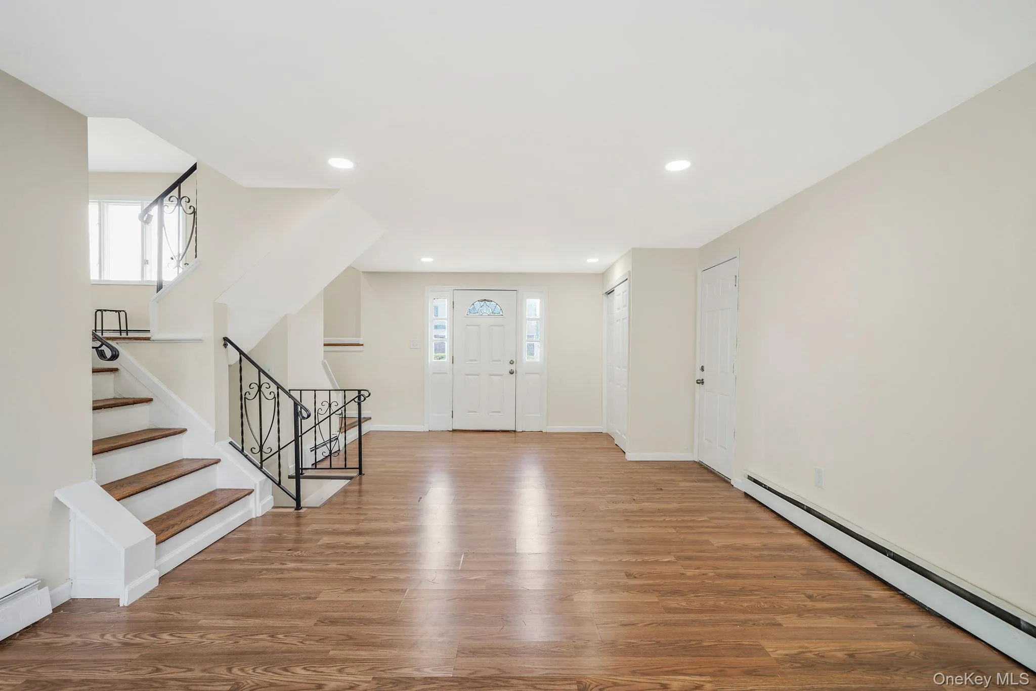 180 Branch Avenue, Islip, NY, 4 Bedrooms Bedrooms, 8 Rooms Rooms,2 BathroomsBathrooms,Residential,For Rent,Branch,0,1058315 180 Branch Avenue, Islip, NY, 4 Bedrooms Bedrooms, 8 Rooms Rooms,2 BathroomsBathrooms,Residential,For Rent,Branch,0,1058315