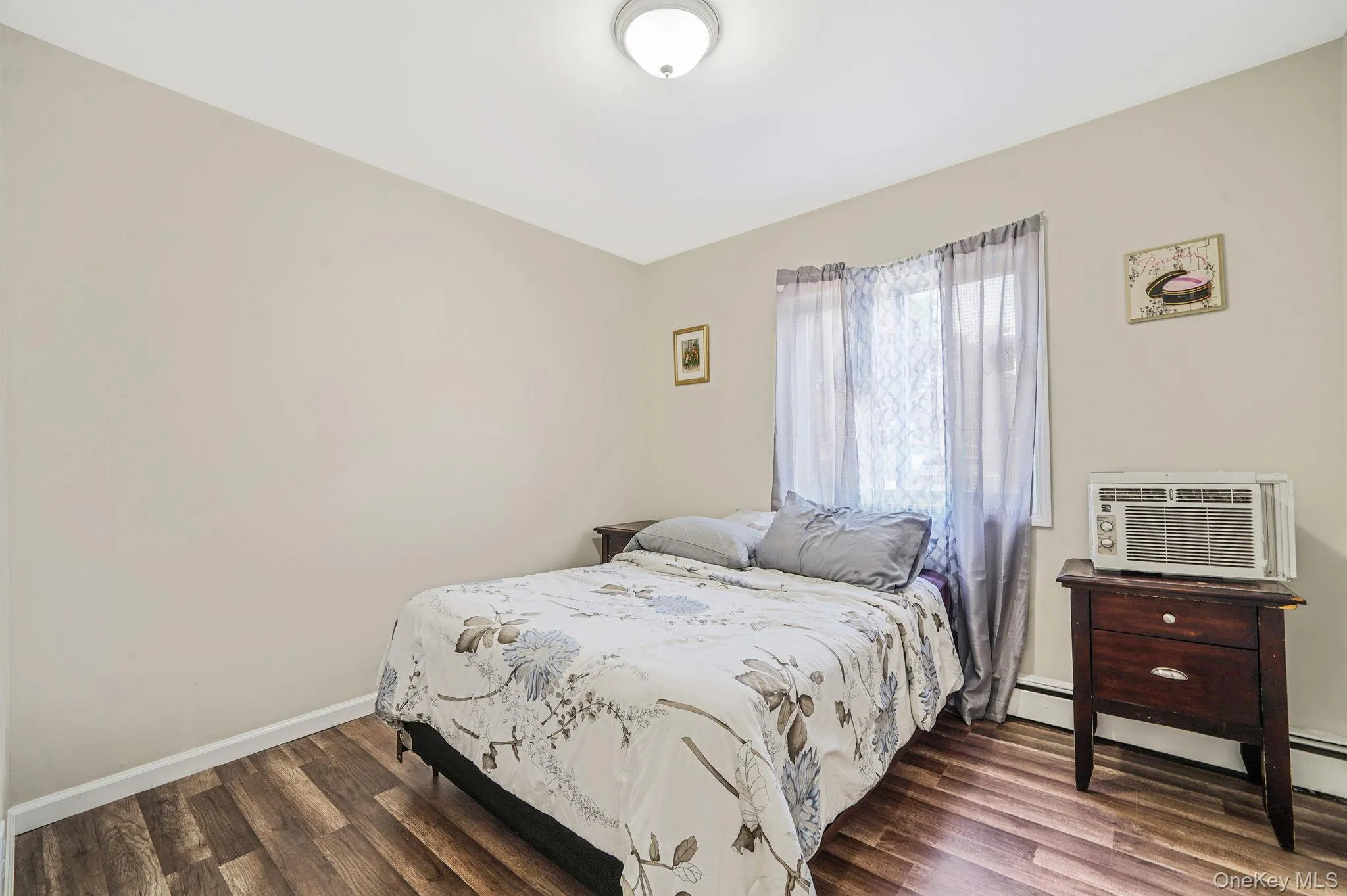 180 Branch Avenue, Islip, NY, 4 Bedrooms Bedrooms, 8 Rooms Rooms,2 BathroomsBathrooms,Residential,For Rent,Branch,0,1058315 180 Branch Avenue, Islip, NY, 4 Bedrooms Bedrooms, 8 Rooms Rooms,2 BathroomsBathrooms,Residential,For Rent,Branch,0,1058315