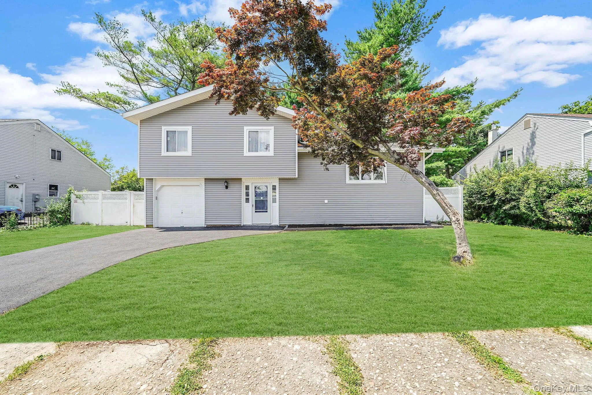 180 Branch Avenue, Islip, NY, 4 Bedrooms Bedrooms, 8 Rooms Rooms,2 BathroomsBathrooms,Residential,For Rent,Branch,0,1058315 180 Branch Avenue, Islip, NY, 4 Bedrooms Bedrooms, 8 Rooms Rooms,2 BathroomsBathrooms,Residential,For Rent,Branch,0,1058315