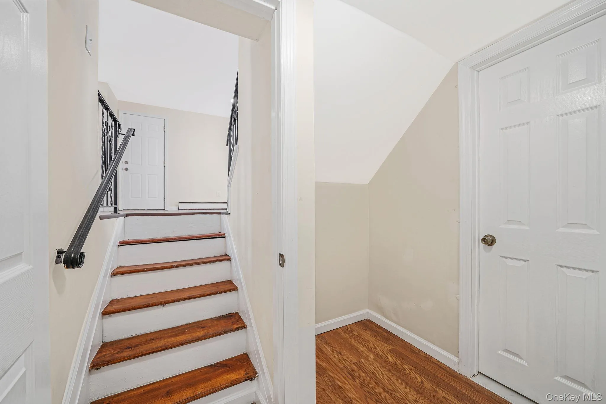 180 Branch Avenue, Islip, NY, 4 Bedrooms Bedrooms, 8 Rooms Rooms,2 BathroomsBathrooms,Residential,For Rent,Branch,0,1058315 180 Branch Avenue, Islip, NY, 4 Bedrooms Bedrooms, 8 Rooms Rooms,2 BathroomsBathrooms,Residential,For Rent,Branch,0,1058315