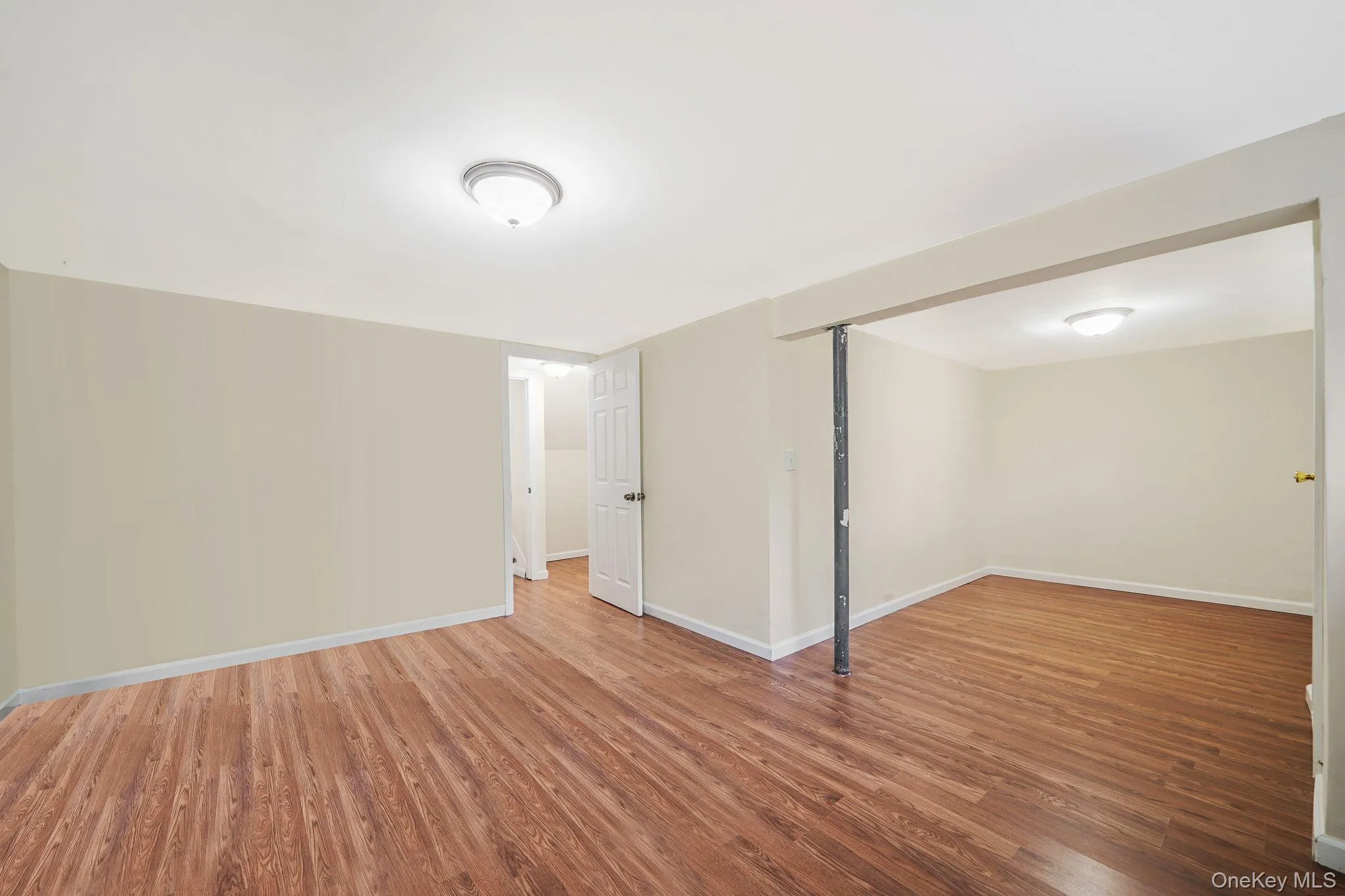 180 Branch Avenue, Islip, NY, 4 Bedrooms Bedrooms, 8 Rooms Rooms,2 BathroomsBathrooms,Residential,For Rent,Branch,0,1058315 180 Branch Avenue, Islip, NY, 4 Bedrooms Bedrooms, 8 Rooms Rooms,2 BathroomsBathrooms,Residential,For Rent,Branch,0,1058315