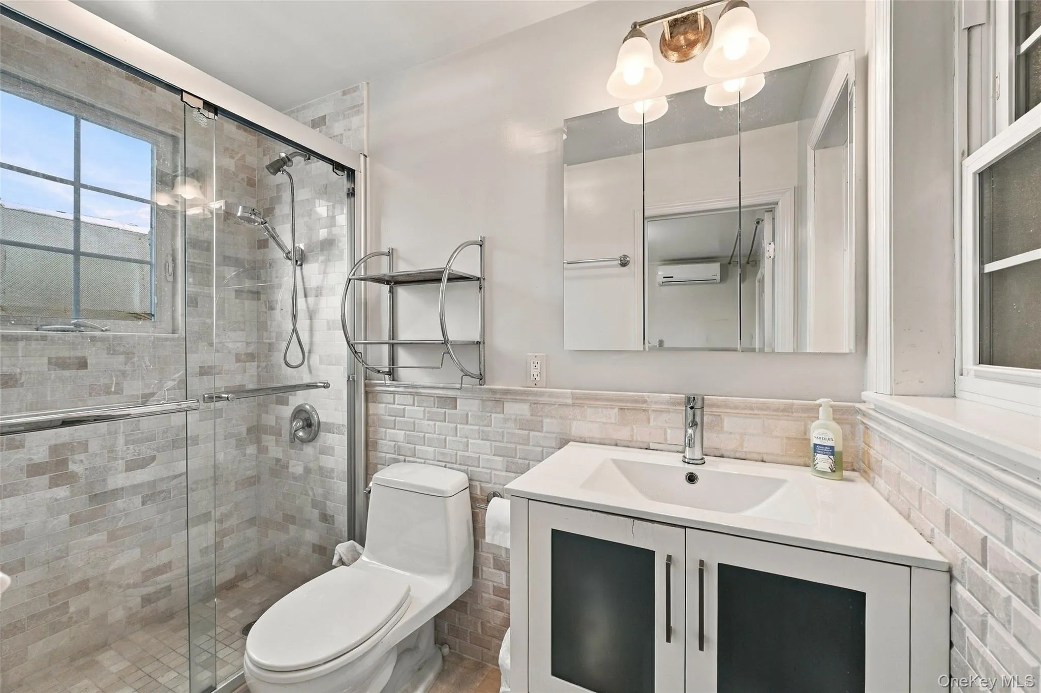143-36 37th Avenue, New York, NY, 1 Bedroom Bedrooms, 7 Rooms Rooms,2 BathroomsBathrooms,Residential,For Rent,37th,0,1058320 143-36 37th Avenue, New York, NY, 1 Bedroom Bedrooms, 7 Rooms Rooms,2 BathroomsBathrooms,Residential,For Rent,37th,0,1058320