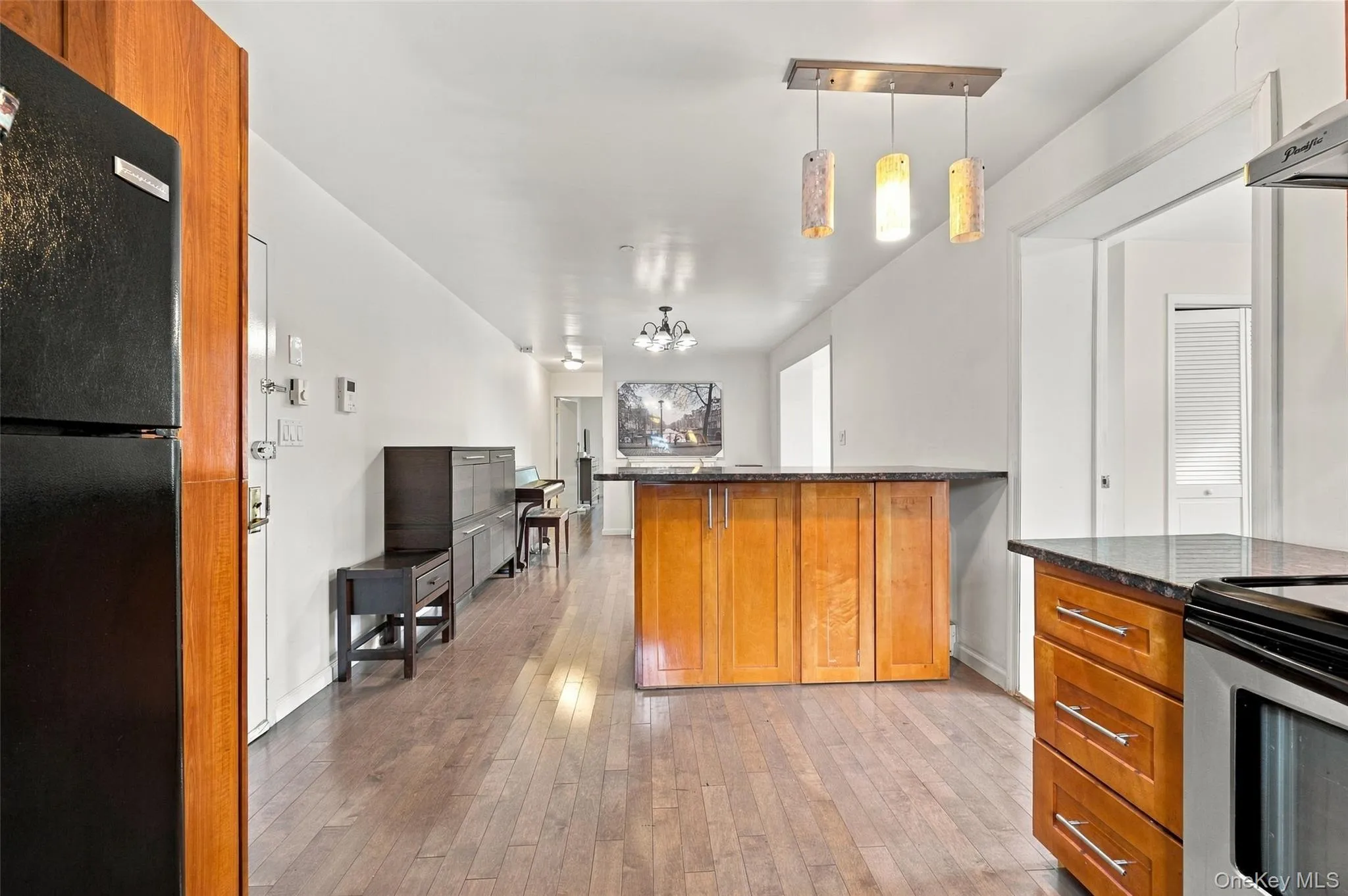 143-36 37th Avenue, New York, NY, 1 Bedroom Bedrooms, 7 Rooms Rooms,2 BathroomsBathrooms,Residential,For Rent,37th,0,1058320 143-36 37th Avenue, New York, NY, 1 Bedroom Bedrooms, 7 Rooms Rooms,2 BathroomsBathrooms,Residential,For Rent,37th,0,1058320