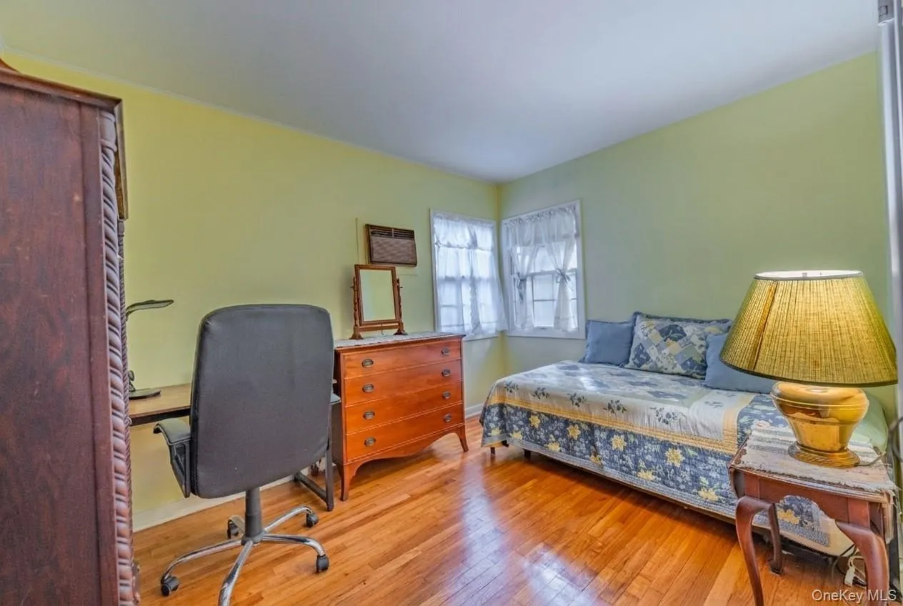 2 Charles Avenue, Huntington, NY, 3 Bedrooms Bedrooms, 7 Rooms Rooms,1 BathroomBathrooms,Residential,For Rent,Charles,0,1058333 2 Charles Avenue, Huntington, NY, 3 Bedrooms Bedrooms, 7 Rooms Rooms,1 BathroomBathrooms,Residential,For Rent,Charles,0,1058333