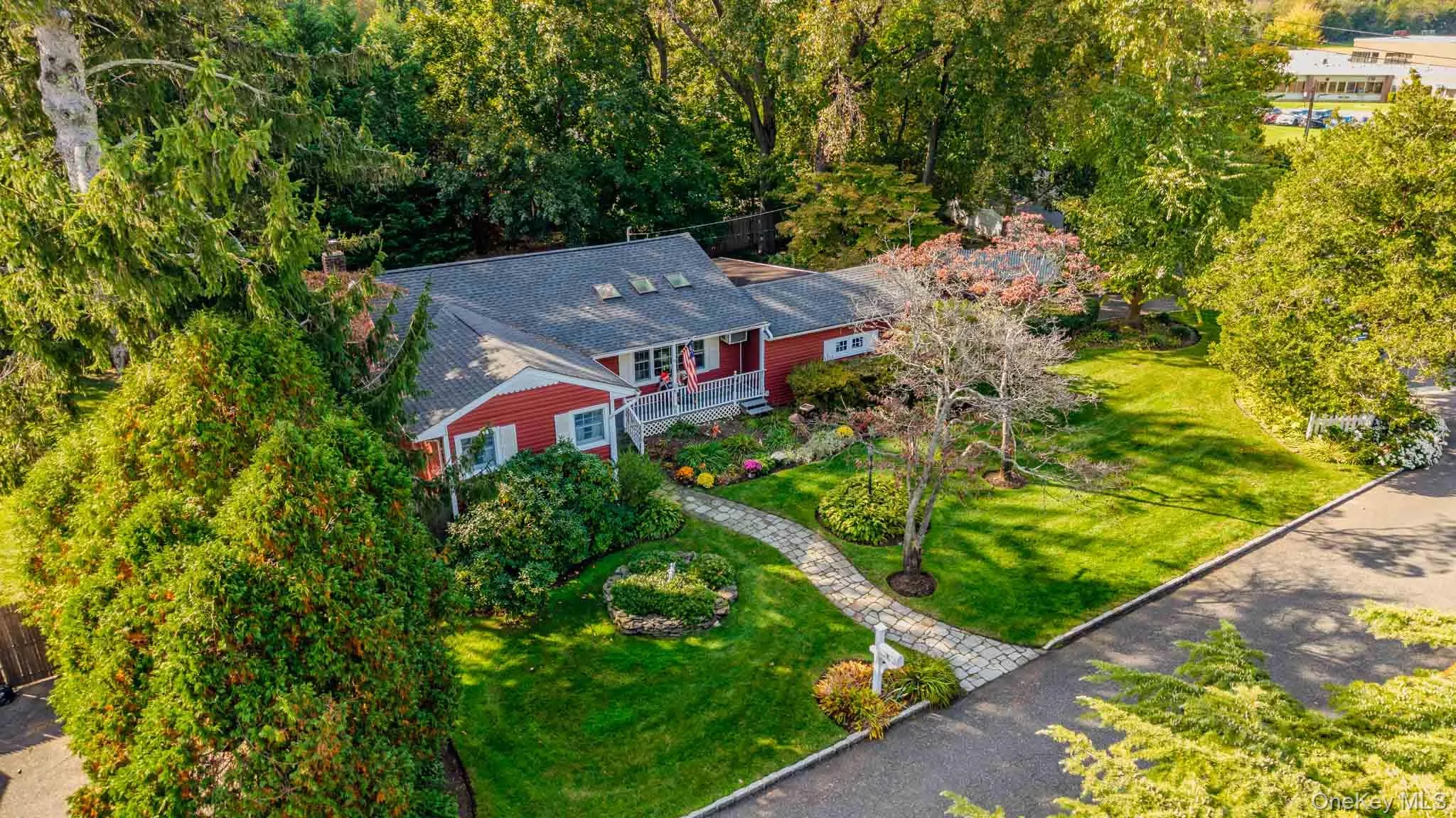2 Charles Avenue, Huntington, NY, 3 Bedrooms Bedrooms, 7 Rooms Rooms,1 BathroomBathrooms,Residential,For Rent,Charles,0,1058333 2 Charles Avenue, Huntington, NY, 3 Bedrooms Bedrooms, 7 Rooms Rooms,1 BathroomBathrooms,Residential,For Rent,Charles,0,1058333