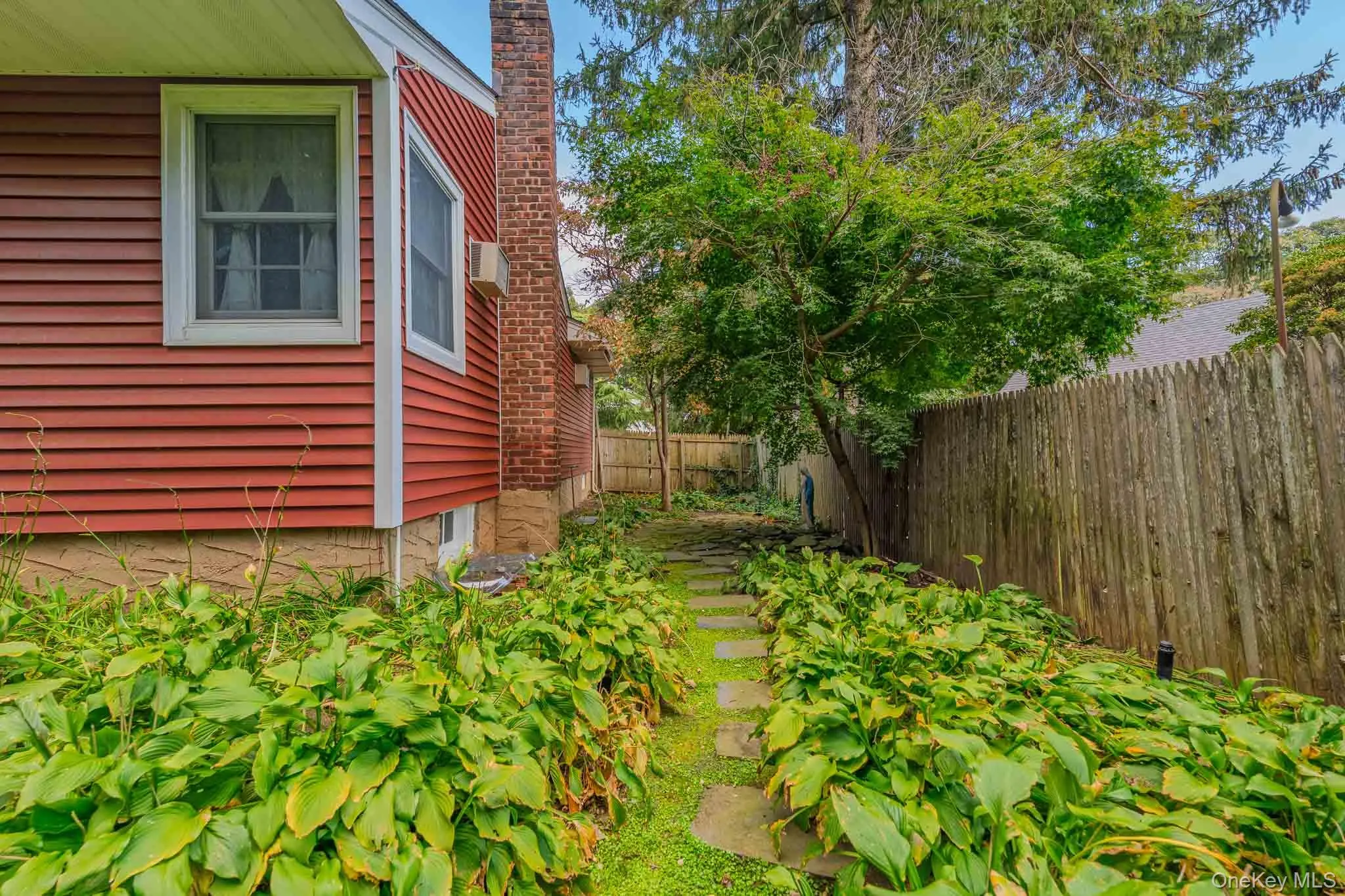 2 Charles Avenue, Huntington, NY, 3 Bedrooms Bedrooms, 7 Rooms Rooms,1 BathroomBathrooms,Residential,For Rent,Charles,0,1058333 2 Charles Avenue, Huntington, NY, 3 Bedrooms Bedrooms, 7 Rooms Rooms,1 BathroomBathrooms,Residential,For Rent,Charles,0,1058333