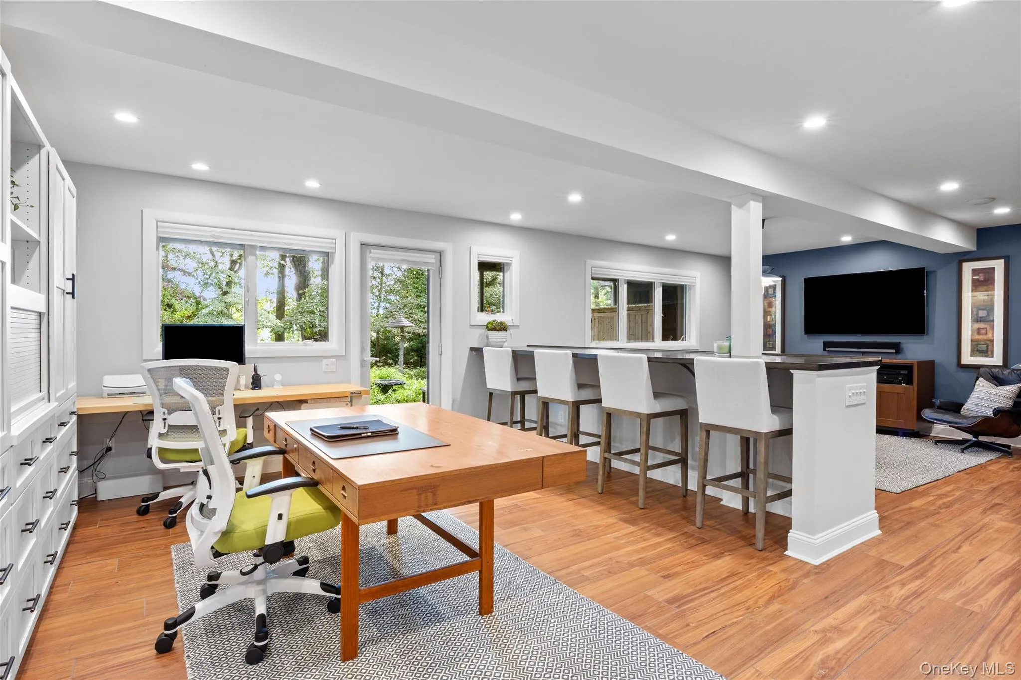 Amazing multi use space for casual entertaining Amazing multi use space for casual entertaining