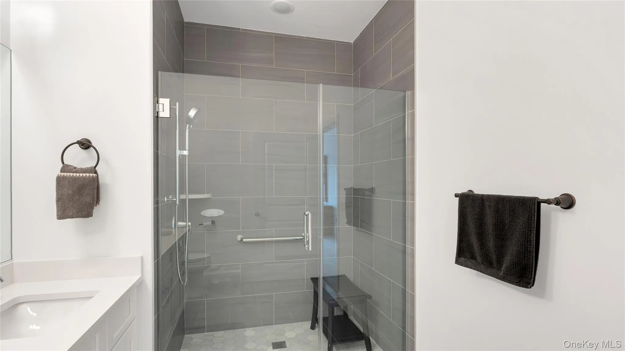 272 Silver Timber Drive, Brookhaven, NY, 2 Bedrooms Bedrooms, 5 Rooms Rooms,2 BathroomsBathrooms,Residential,For Rent,Silver Timber,0,1058346 272 Silver Timber Drive, Brookhaven, NY, 2 Bedrooms Bedrooms, 5 Rooms Rooms,2 BathroomsBathrooms,Residential,For Rent,Silver Timber,0,1058346