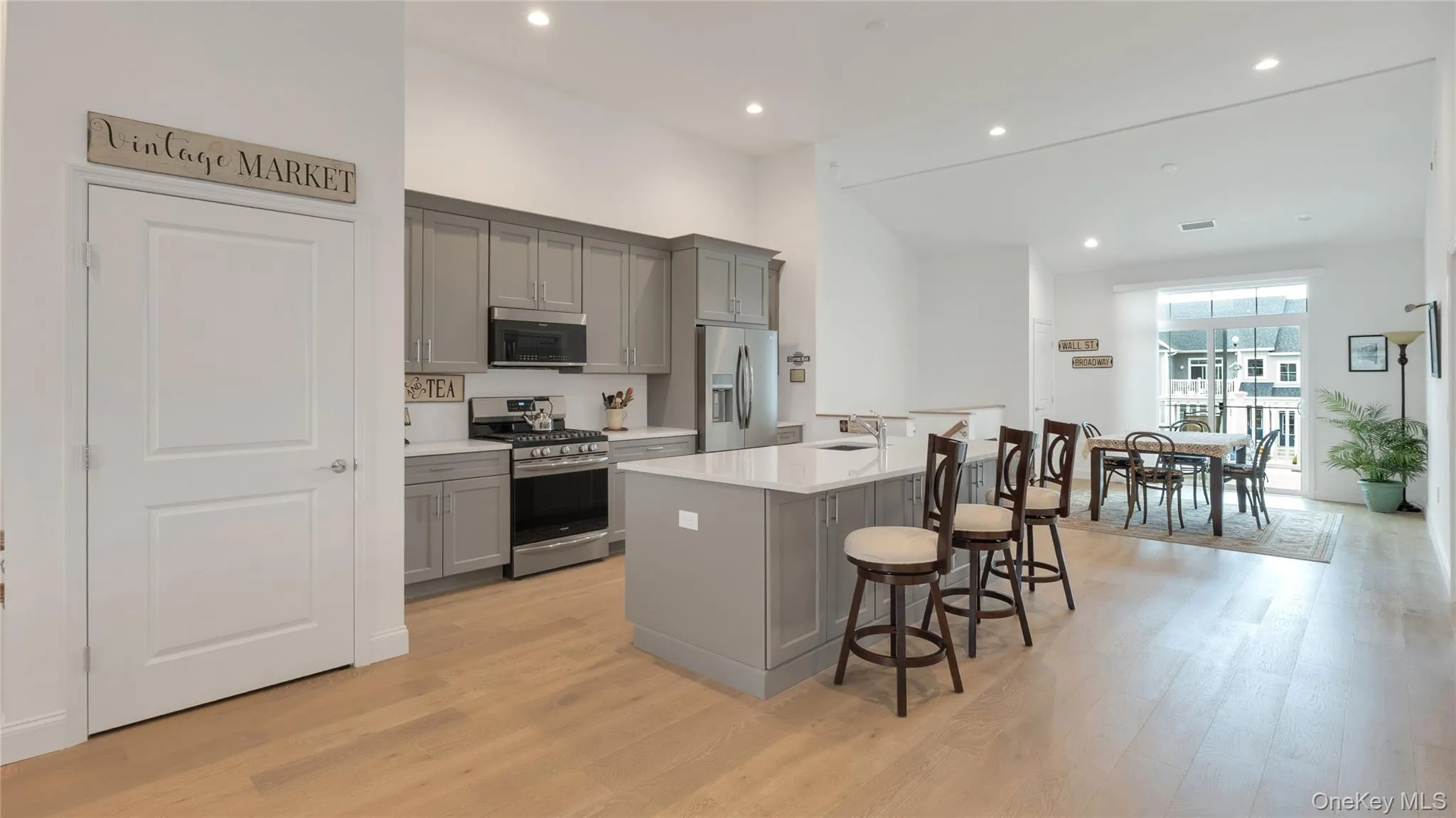 272 Silver Timber Drive, Brookhaven, NY, 2 Bedrooms Bedrooms, 5 Rooms Rooms,2 BathroomsBathrooms,Residential,For Rent,Silver Timber,0,1058346 272 Silver Timber Drive, Brookhaven, NY, 2 Bedrooms Bedrooms, 5 Rooms Rooms,2 BathroomsBathrooms,Residential,For Rent,Silver Timber,0,1058346