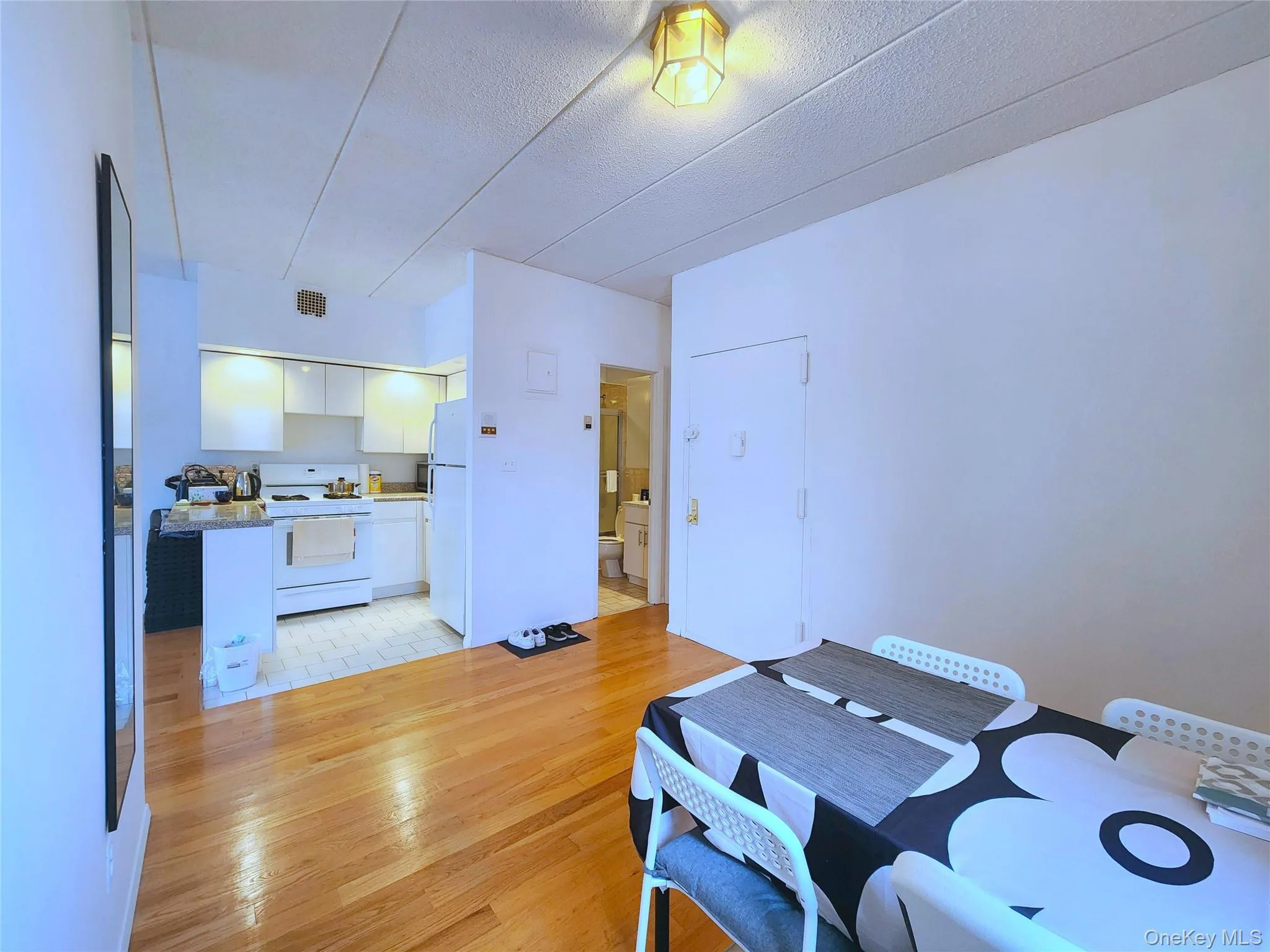 149-15 Barclay Avenue, New York, NY, 1 Bedroom Bedrooms, 4 Room Rooms,1 BathroomBathrooms,Residential Lease,For Rent,Barclay,0,1058347 149-15 Barclay Avenue, New York, NY, 1 Bedroom Bedrooms, 4 Room Rooms,1 BathroomBathrooms,Residential Lease,For Rent,Barclay,0,1058347