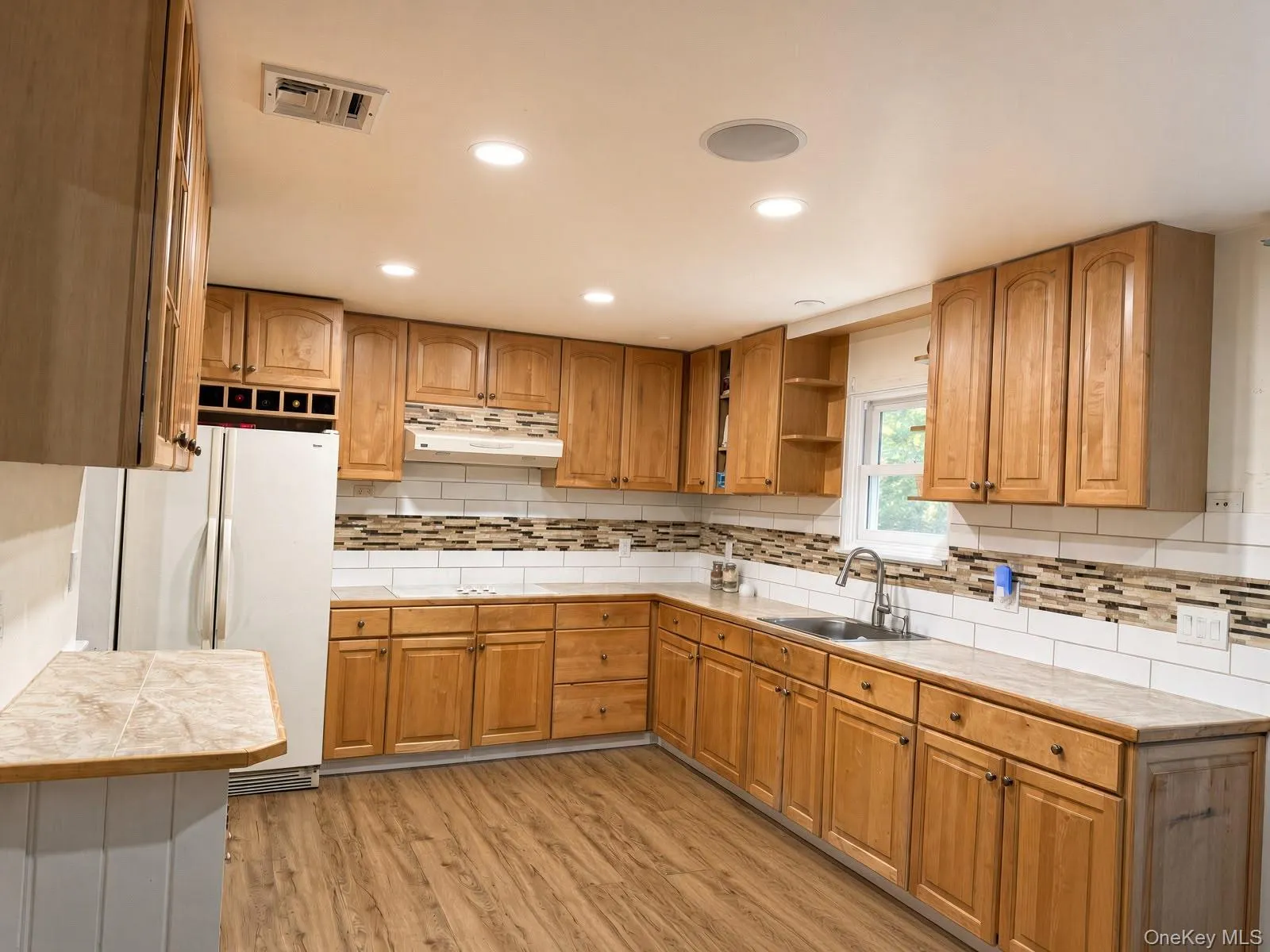 531 Brookhaven Avenue, Southampton, NY, 3 Bedrooms Bedrooms, 5 Rooms Rooms,2 BathroomsBathrooms,Residential,For Rent,Brookhaven,0,1058360 531 Brookhaven Avenue, Southampton, NY, 3 Bedrooms Bedrooms, 5 Rooms Rooms,2 BathroomsBathrooms,Residential,For Rent,Brookhaven,0,1058360