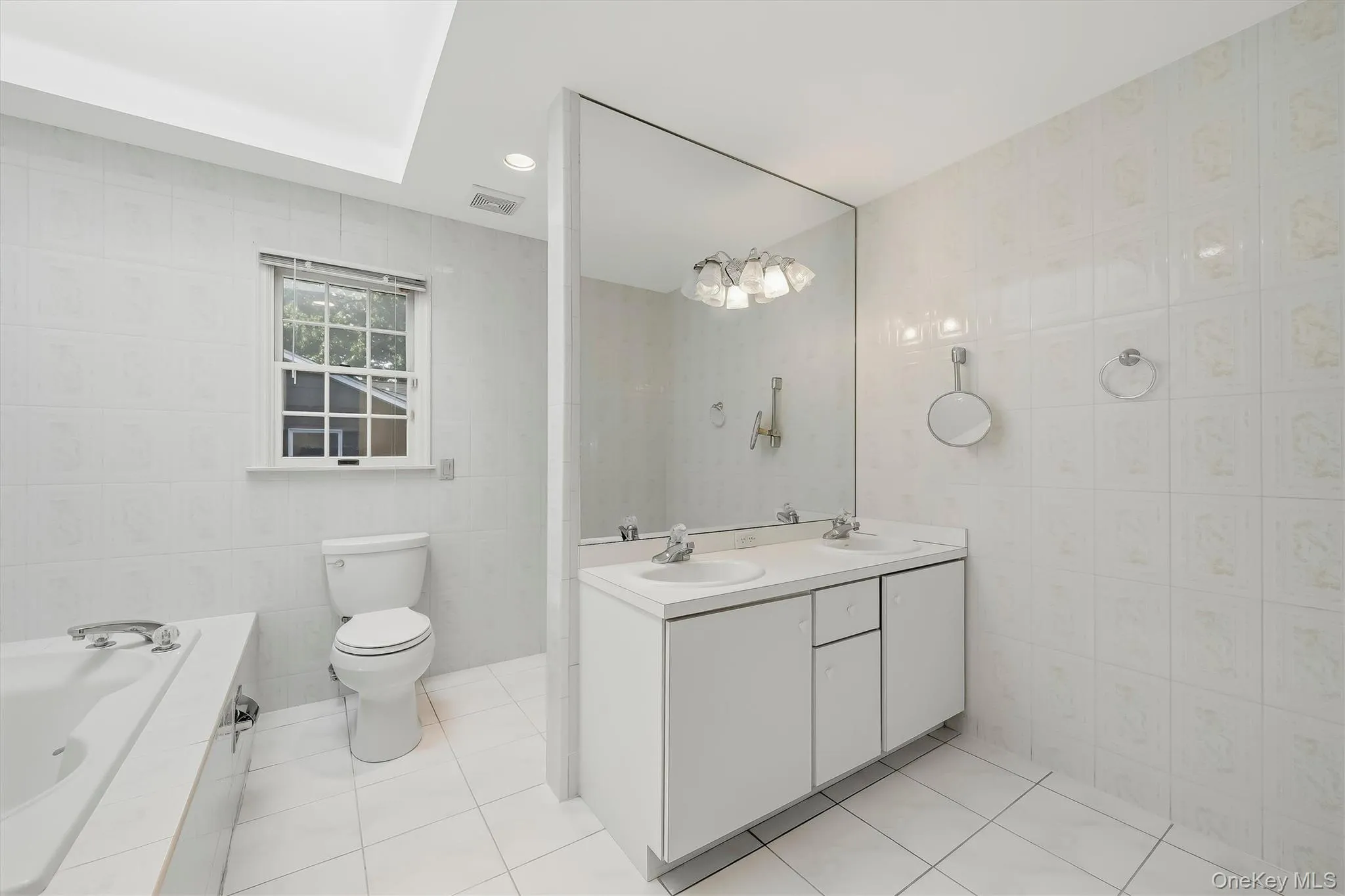 26 Washington Circle, Clarkstown, NY, 3 Bedrooms Bedrooms, 11 Rooms Rooms,2 BathroomsBathrooms,Residential,For Rent,Washington,0,1058361 26 Washington Circle, Clarkstown, NY, 3 Bedrooms Bedrooms, 11 Rooms Rooms,2 BathroomsBathrooms,Residential,For Rent,Washington,0,1058361