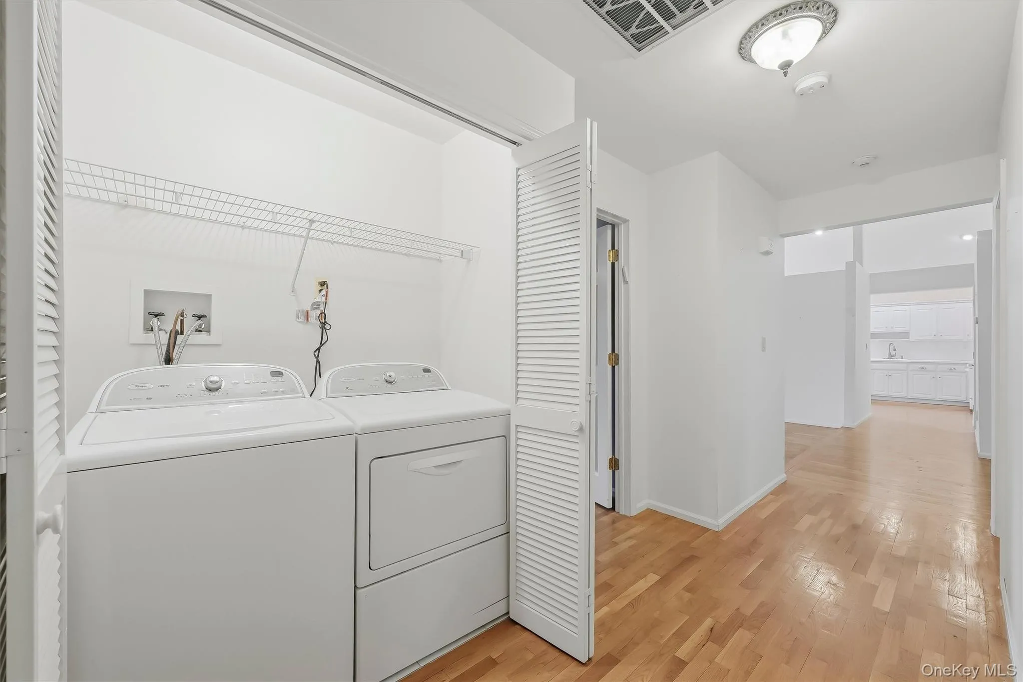26 Washington Circle, Clarkstown, NY, 3 Bedrooms Bedrooms, 11 Rooms Rooms,2 BathroomsBathrooms,Residential,For Rent,Washington,0,1058361 26 Washington Circle, Clarkstown, NY, 3 Bedrooms Bedrooms, 11 Rooms Rooms,2 BathroomsBathrooms,Residential,For Rent,Washington,0,1058361