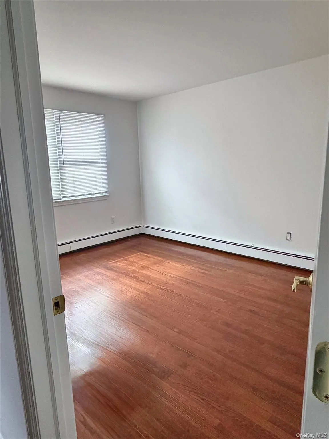 201 Edgewood Avenue, Yonkers, NY, 3 Bedroom Bedrooms, 5 Room Rooms,1 BathroomBathrooms,Residential Lease,For Rent,Edgewood,0,1058370 201 Edgewood Avenue, Yonkers, NY, 3 Bedroom Bedrooms, 5 Room Rooms,1 BathroomBathrooms,Residential Lease,For Rent,Edgewood,0,1058370