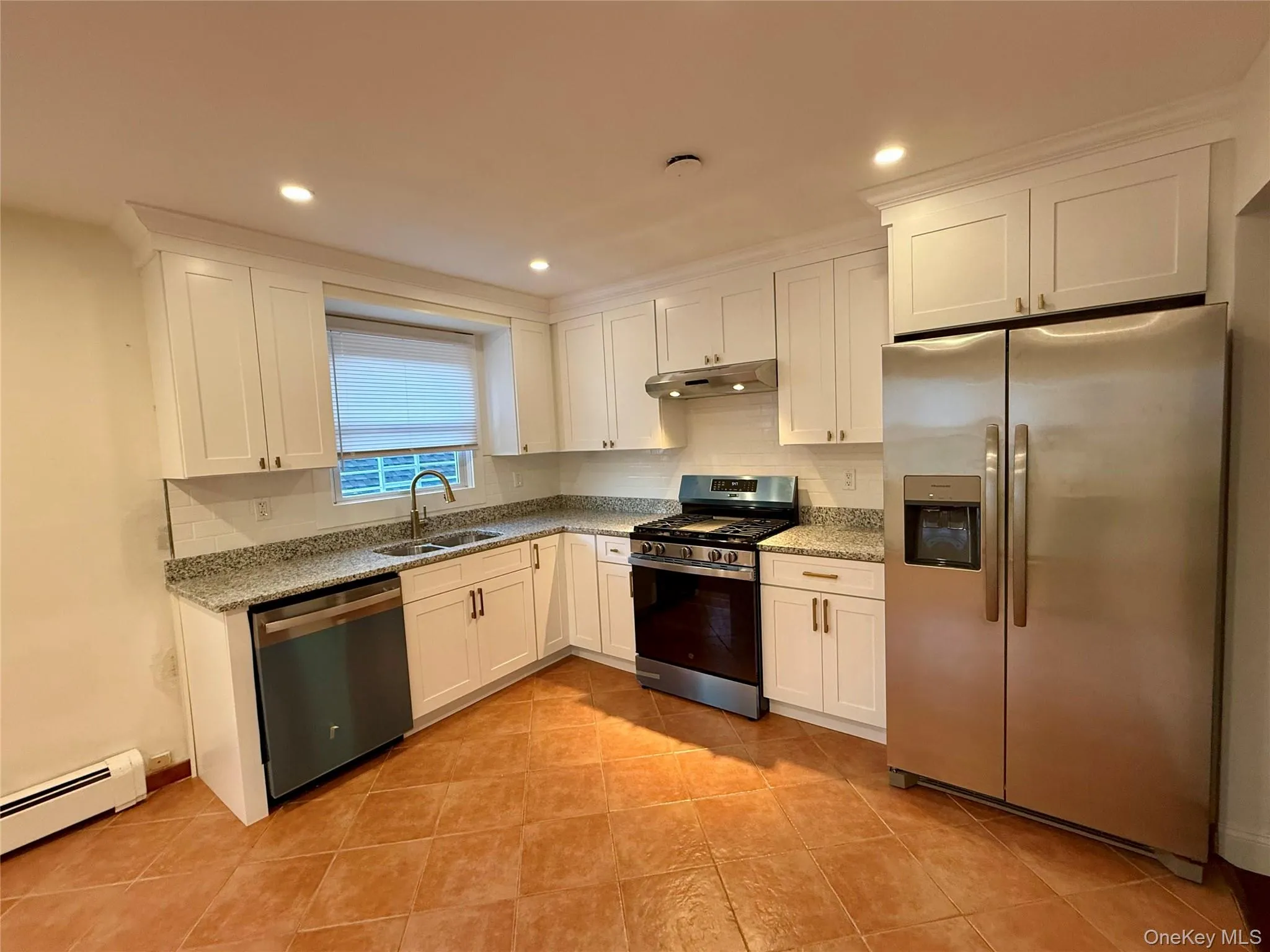 201 Edgewood Avenue, Yonkers, NY, 3 Bedrooms Bedrooms, 5 Rooms Rooms,1 BathroomBathrooms,Residential Lease,For Rent,Edgewood,0,1058370 201 Edgewood Avenue, Yonkers, NY, 3 Bedrooms Bedrooms, 5 Rooms Rooms,1 BathroomBathrooms,Residential Lease,For Rent,Edgewood,0,1058370