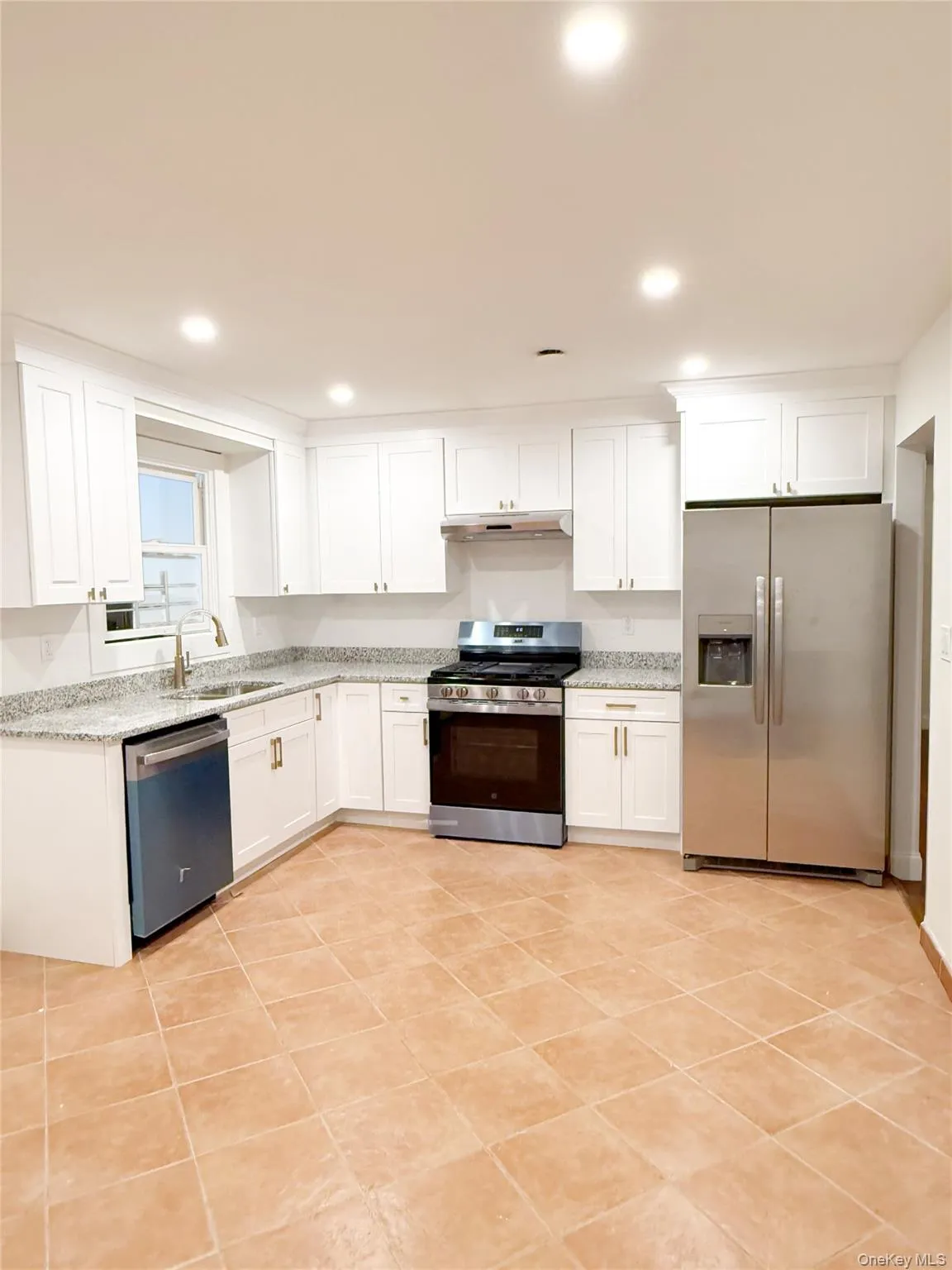 201 Edgewood Avenue, Yonkers, NY, 3 Bedroom Bedrooms, 5 Room Rooms,1 BathroomBathrooms,Residential Lease,For Rent,Edgewood,0,1058370 201 Edgewood Avenue, Yonkers, NY, 3 Bedroom Bedrooms, 5 Room Rooms,1 BathroomBathrooms,Residential Lease,For Rent,Edgewood,0,1058370