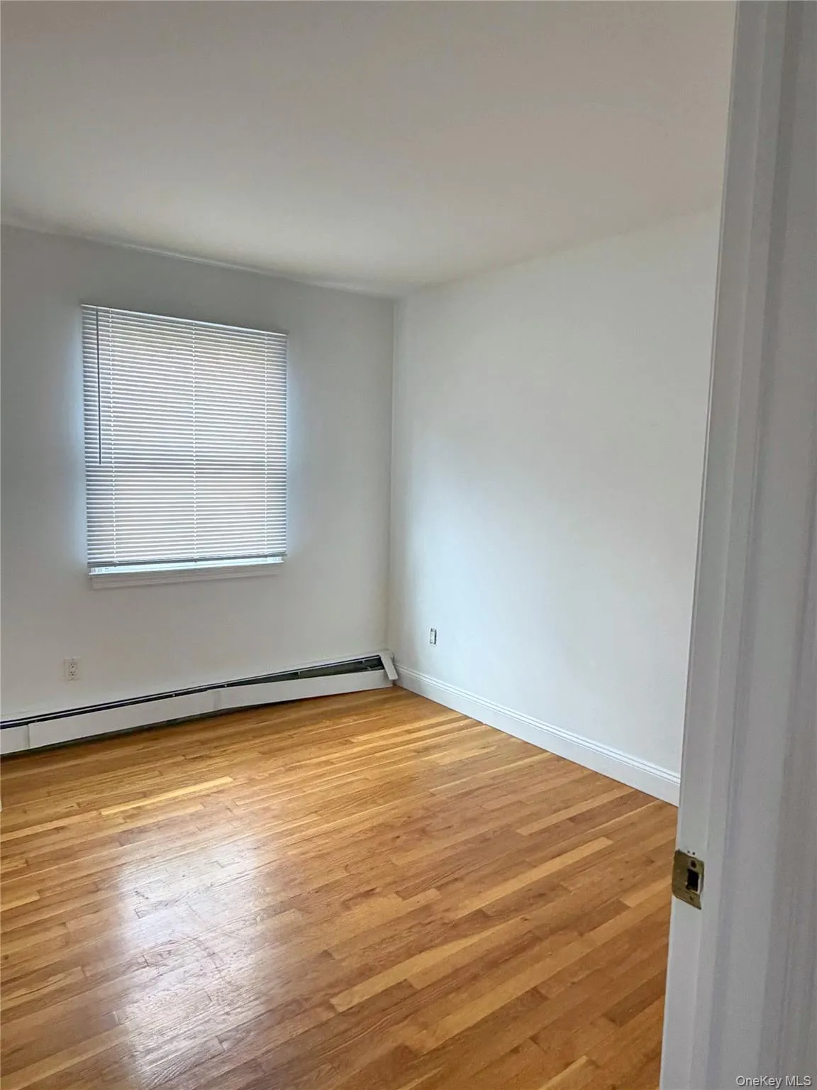 201 Edgewood Avenue, Yonkers, NY, 3 Bedroom Bedrooms, 5 Room Rooms,1 BathroomBathrooms,Residential Lease,For Rent,Edgewood,0,1058370 201 Edgewood Avenue, Yonkers, NY, 3 Bedroom Bedrooms, 5 Room Rooms,1 BathroomBathrooms,Residential Lease,For Rent,Edgewood,0,1058370