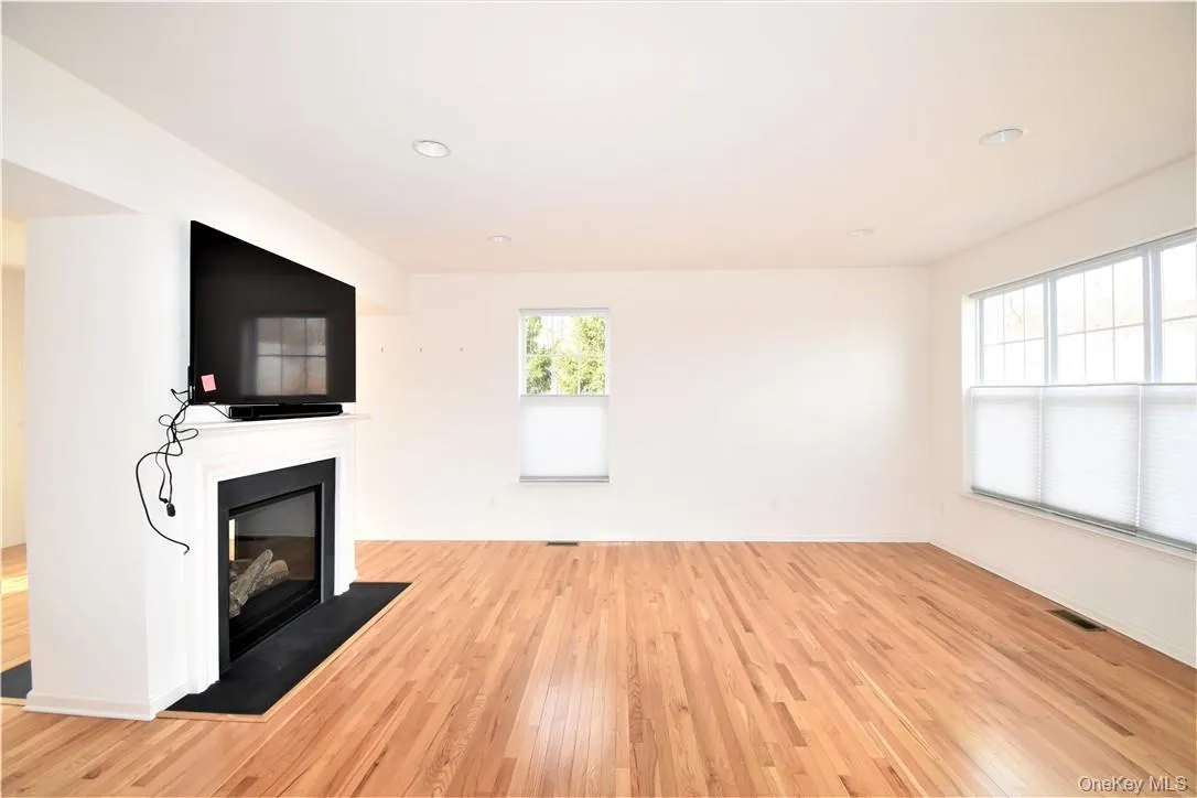 4 High Ridge Lane, Wallkill, NY, 3 Bedroom Bedrooms, 7 Room Rooms,2 BathroomBathrooms,Residential Lease,For Rent,High Ridge,0,1058378 4 High Ridge Lane, Wallkill, NY, 3 Bedroom Bedrooms, 7 Room Rooms,2 BathroomBathrooms,Residential Lease,For Rent,High Ridge,0,1058378