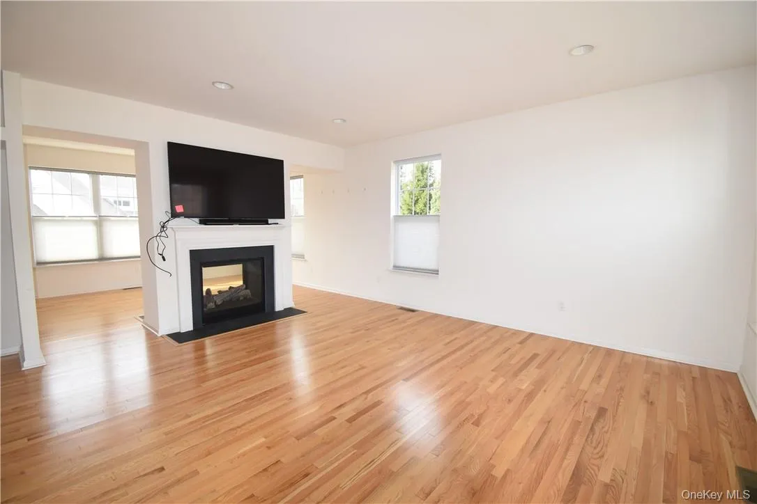 4 High Ridge Lane, Wallkill, NY, 3 Bedroom Bedrooms, 7 Room Rooms,2 BathroomBathrooms,Residential Lease,For Rent,High Ridge,0,1058378 4 High Ridge Lane, Wallkill, NY, 3 Bedroom Bedrooms, 7 Room Rooms,2 BathroomBathrooms,Residential Lease,For Rent,High Ridge,0,1058378