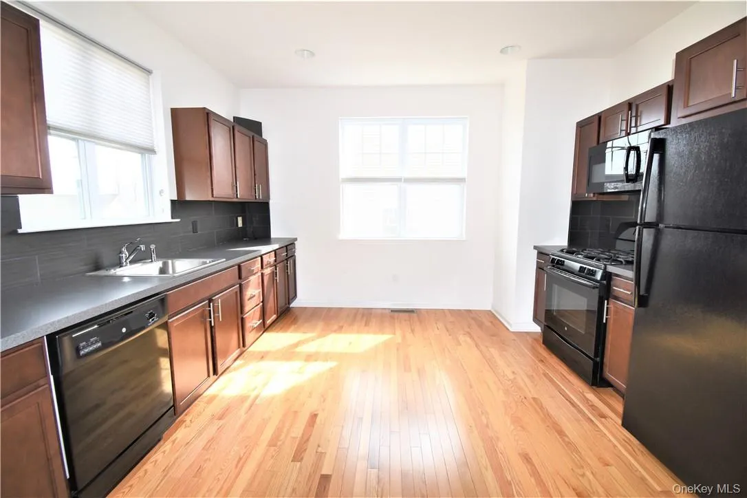 4 High Ridge Lane, Wallkill, NY, 3 Bedroom Bedrooms, 7 Room Rooms,2 BathroomBathrooms,Residential Lease,For Rent,High Ridge,0,1058378 4 High Ridge Lane, Wallkill, NY, 3 Bedroom Bedrooms, 7 Room Rooms,2 BathroomBathrooms,Residential Lease,For Rent,High Ridge,0,1058378