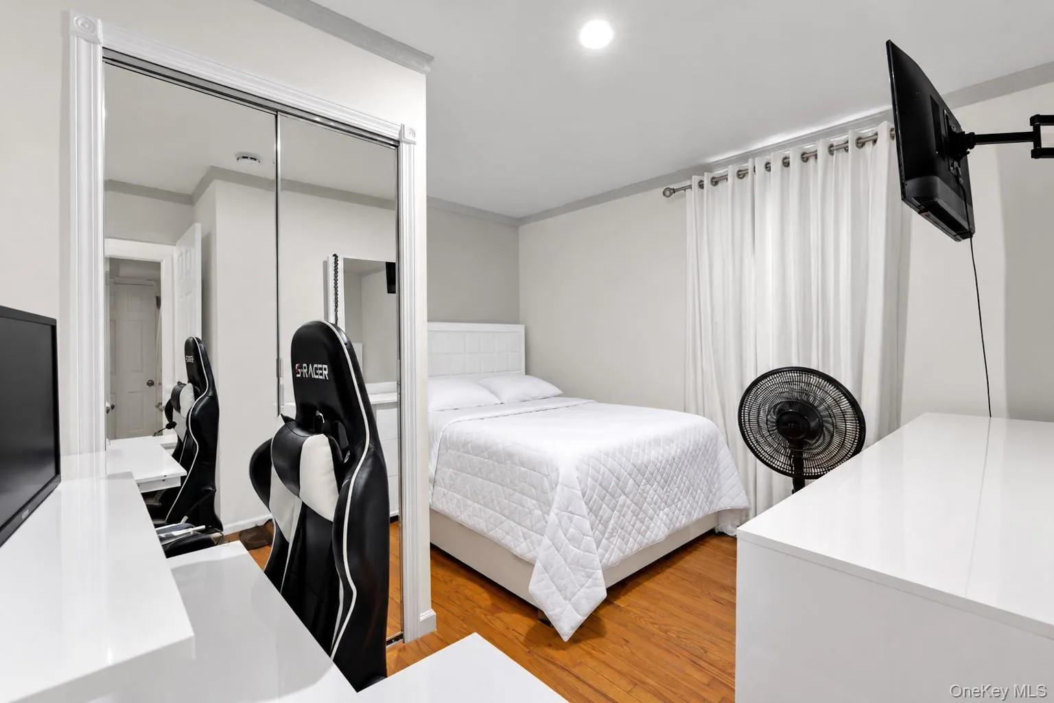 45 Matthews Avenue, West Babylon, NY, 5 Bedrooms Bedrooms, 10 Rooms Rooms,2 BathroomsBathrooms,Residential,For Rent,Matthews,0,1058394 45 Matthews Avenue, West Babylon, NY, 5 Bedrooms Bedrooms, 10 Rooms Rooms,2 BathroomsBathrooms,Residential,For Rent,Matthews,0,1058394
