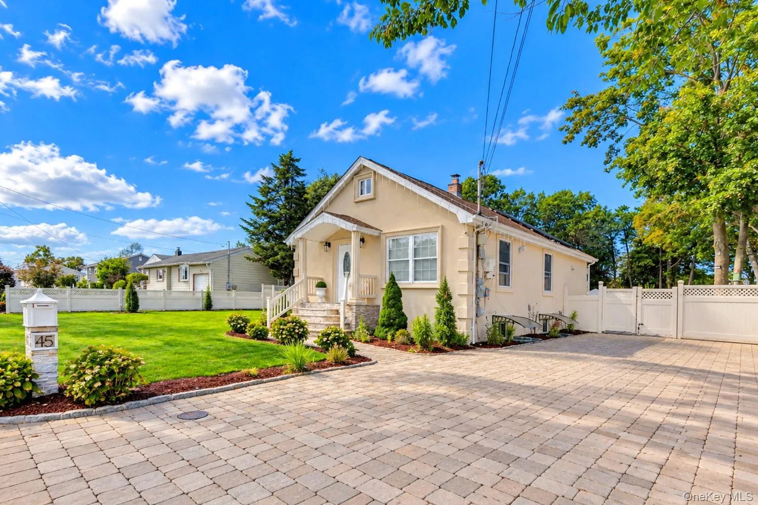 45 Matthews Avenue, West Babylon, NY, 5 Bedrooms Bedrooms, 10 Rooms Rooms,2 BathroomsBathrooms,Residential,For Rent,Matthews,0,1058394 45 Matthews Avenue, West Babylon, NY, 5 Bedrooms Bedrooms, 10 Rooms Rooms,2 BathroomsBathrooms,Residential,For Rent,Matthews,0,1058394