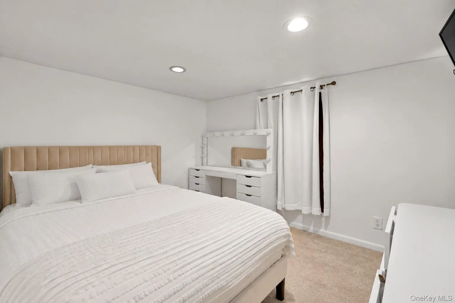 45 Matthews Avenue, West Babylon, NY, 5 Bedrooms Bedrooms, 10 Rooms Rooms,2 BathroomsBathrooms,Residential,For Rent,Matthews,0,1058394 45 Matthews Avenue, West Babylon, NY, 5 Bedrooms Bedrooms, 10 Rooms Rooms,2 BathroomsBathrooms,Residential,For Rent,Matthews,0,1058394