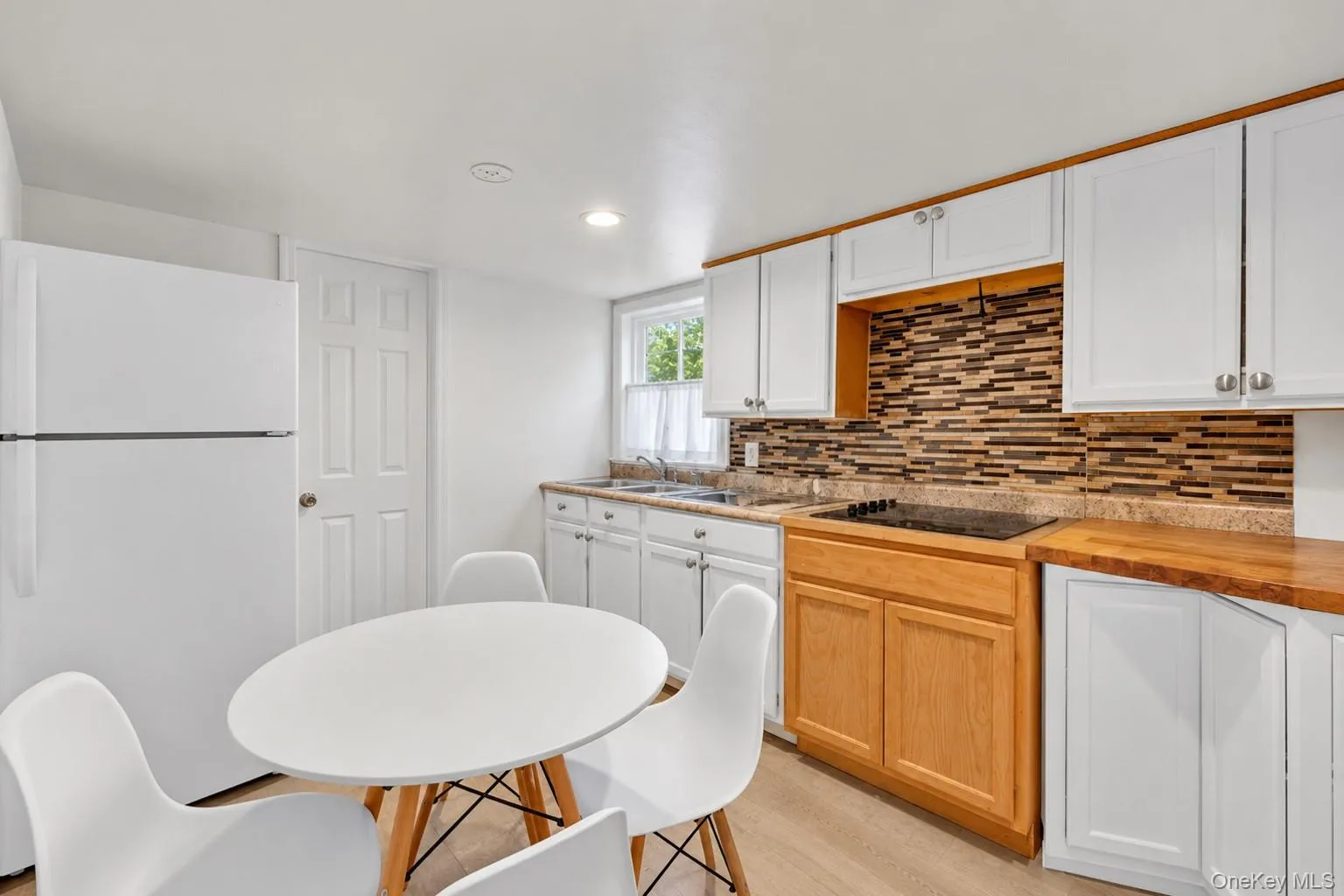 45 Matthews Avenue, West Babylon, NY, 5 Bedrooms Bedrooms, 10 Rooms Rooms,2 BathroomsBathrooms,Residential,For Rent,Matthews,0,1058394 45 Matthews Avenue, West Babylon, NY, 5 Bedrooms Bedrooms, 10 Rooms Rooms,2 BathroomsBathrooms,Residential,For Rent,Matthews,0,1058394