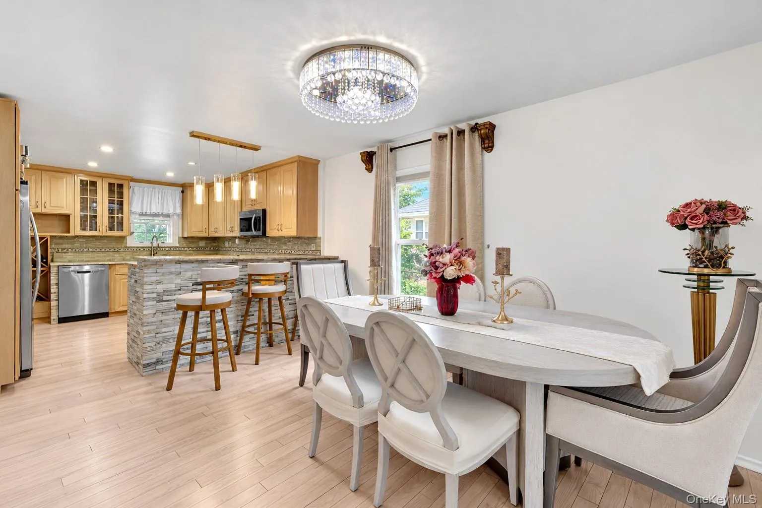 45 Matthews Avenue, West Babylon, NY, 5 Bedrooms Bedrooms, 10 Rooms Rooms,2 BathroomsBathrooms,Residential,For Rent,Matthews,0,1058394 45 Matthews Avenue, West Babylon, NY, 5 Bedrooms Bedrooms, 10 Rooms Rooms,2 BathroomsBathrooms,Residential,For Rent,Matthews,0,1058394