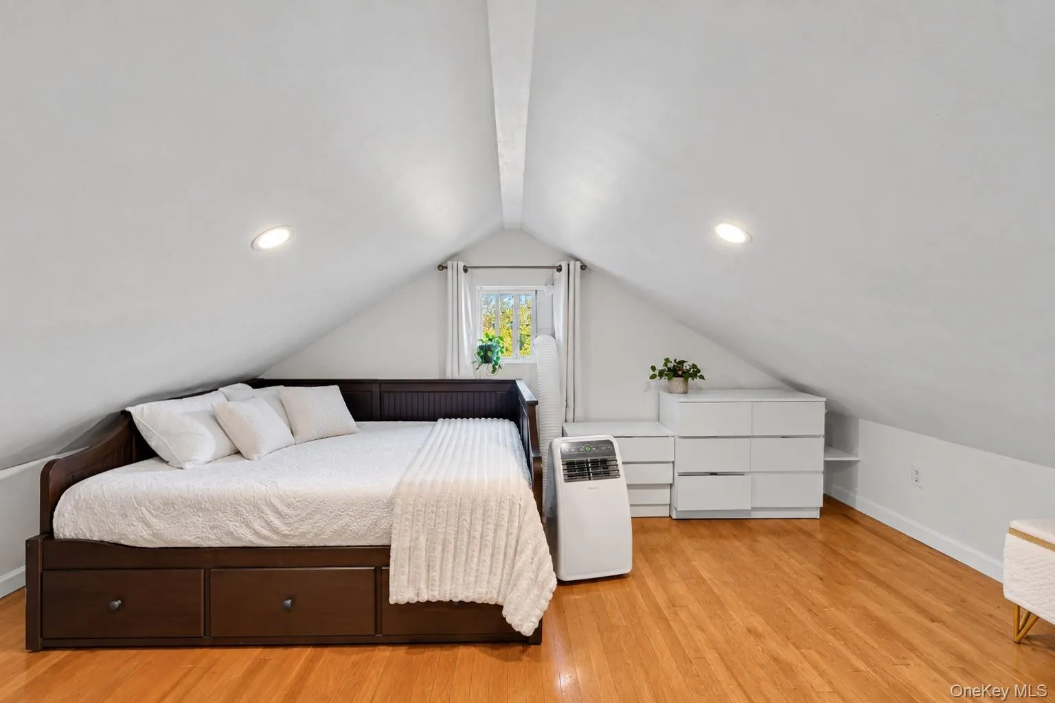 45 Matthews Avenue, West Babylon, NY, 5 Bedrooms Bedrooms, 10 Rooms Rooms,2 BathroomsBathrooms,Residential,For Rent,Matthews,0,1058394 45 Matthews Avenue, West Babylon, NY, 5 Bedrooms Bedrooms, 10 Rooms Rooms,2 BathroomsBathrooms,Residential,For Rent,Matthews,0,1058394