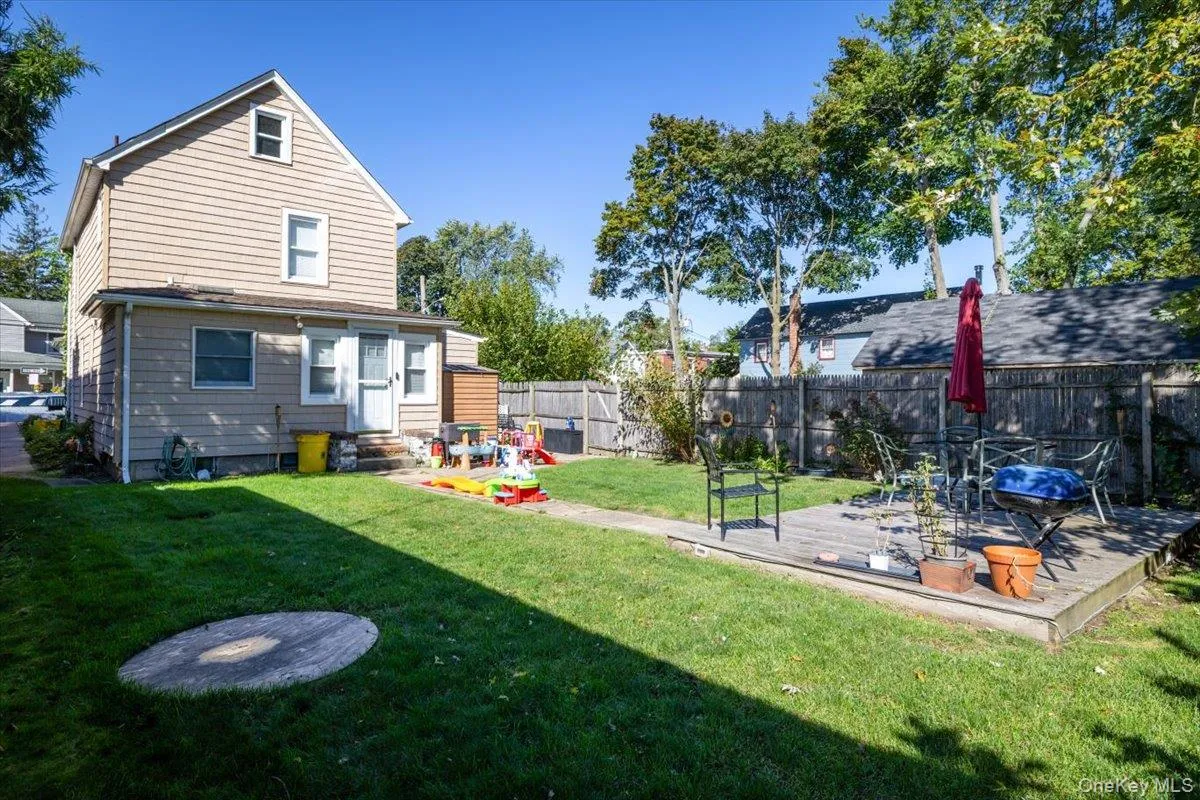 51 Columbia Street, Oyster Bay, NY, 2 Bedrooms Bedrooms, 7 Rooms Rooms,2 BathroomsBathrooms,Residential,For Rent,Columbia,0,1058397 51 Columbia Street, Oyster Bay, NY, 2 Bedrooms Bedrooms, 7 Rooms Rooms,2 BathroomsBathrooms,Residential,For Rent,Columbia,0,1058397