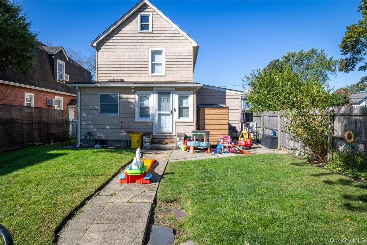 51 Columbia Street, Oyster Bay, NY, 2 Bedrooms Bedrooms, 7 Rooms Rooms,2 BathroomsBathrooms,Residential,For Rent,Columbia,0,1058397 51 Columbia Street, Oyster Bay, NY, 2 Bedrooms Bedrooms, 7 Rooms Rooms,2 BathroomsBathrooms,Residential,For Rent,Columbia,0,1058397
