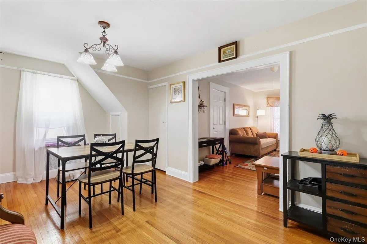 51 Columbia Street, Oyster Bay, NY, 2 Bedrooms Bedrooms, 7 Rooms Rooms,2 BathroomsBathrooms,Residential,For Rent,Columbia,0,1058397 51 Columbia Street, Oyster Bay, NY, 2 Bedrooms Bedrooms, 7 Rooms Rooms,2 BathroomsBathrooms,Residential,For Rent,Columbia,0,1058397