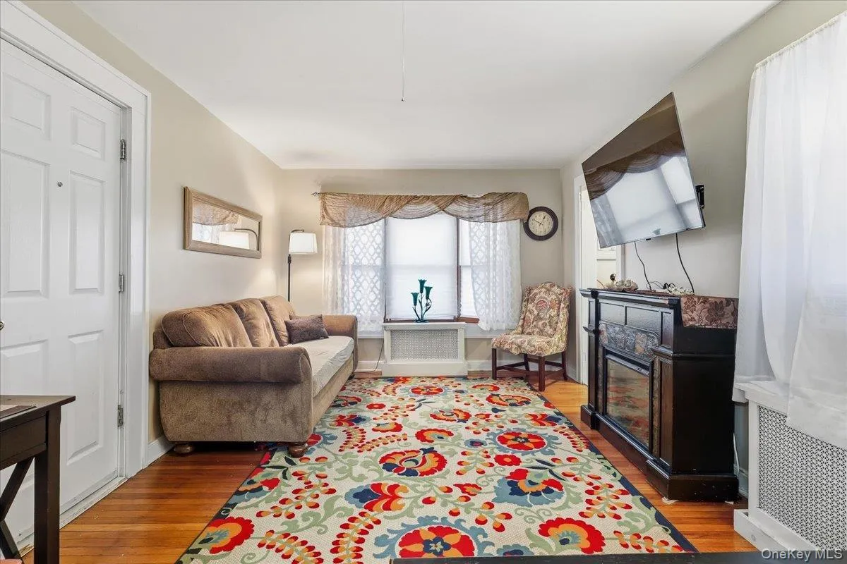 51 Columbia Street, Oyster Bay, NY, 2 Bedrooms Bedrooms, 7 Rooms Rooms,2 BathroomsBathrooms,Residential,For Rent,Columbia,0,1058397 51 Columbia Street, Oyster Bay, NY, 2 Bedrooms Bedrooms, 7 Rooms Rooms,2 BathroomsBathrooms,Residential,For Rent,Columbia,0,1058397