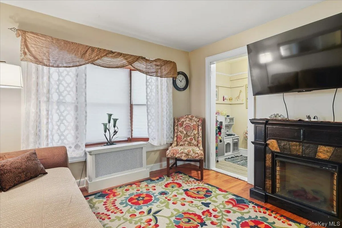 51 Columbia Street, Oyster Bay, NY, 2 Bedrooms Bedrooms, 7 Rooms Rooms,2 BathroomsBathrooms,Residential,For Rent,Columbia,0,1058397 51 Columbia Street, Oyster Bay, NY, 2 Bedrooms Bedrooms, 7 Rooms Rooms,2 BathroomsBathrooms,Residential,For Rent,Columbia,0,1058397