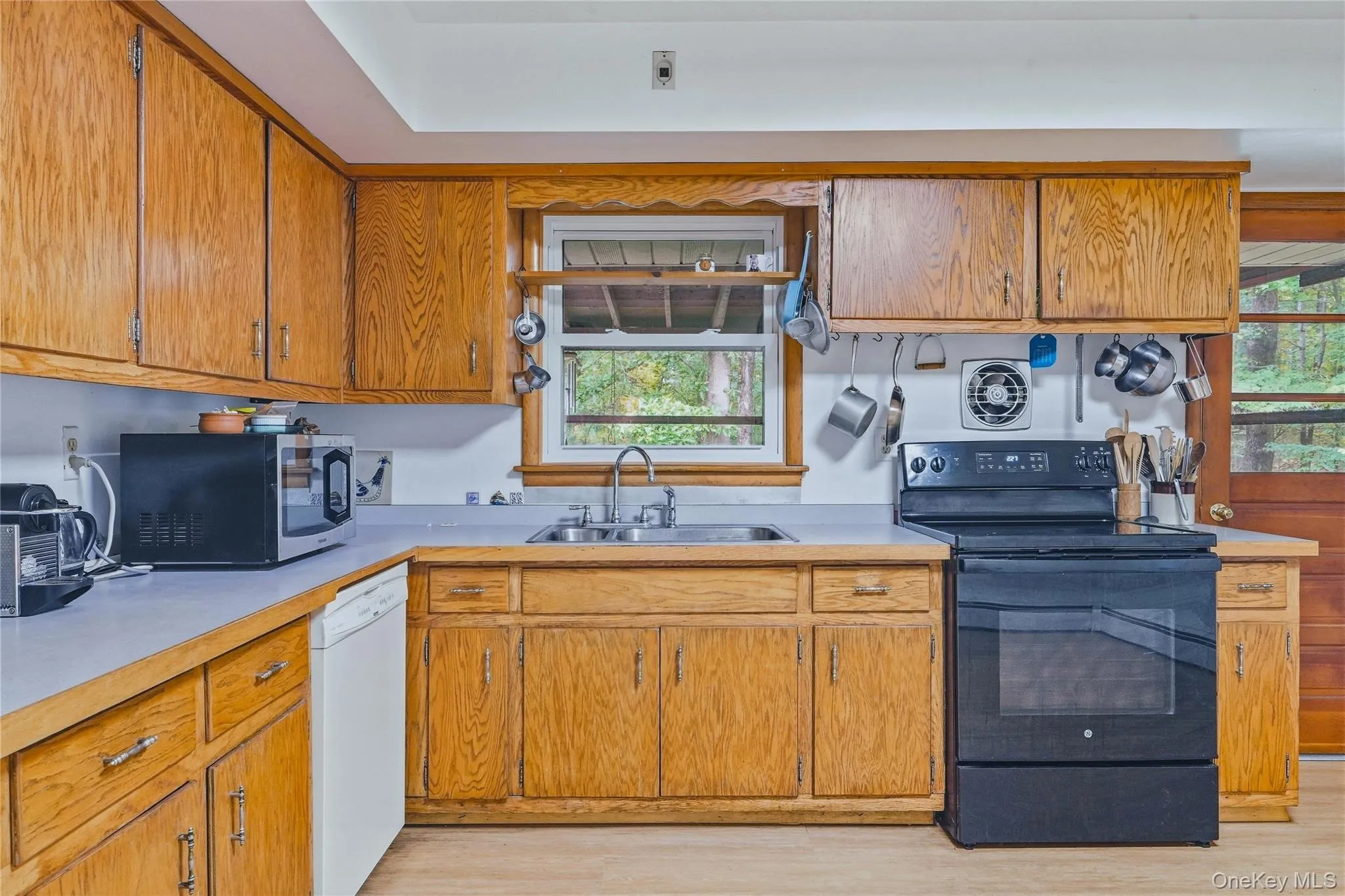 5 Stonehedge Avenue, New Paltz, NY, 3 Bedrooms Bedrooms, 8 Rooms Rooms,1 BathroomBathrooms,Residential,For Rent,Stonehedge,0,1058398 5 Stonehedge Avenue, New Paltz, NY, 3 Bedrooms Bedrooms, 8 Rooms Rooms,1 BathroomBathrooms,Residential,For Rent,Stonehedge,0,1058398